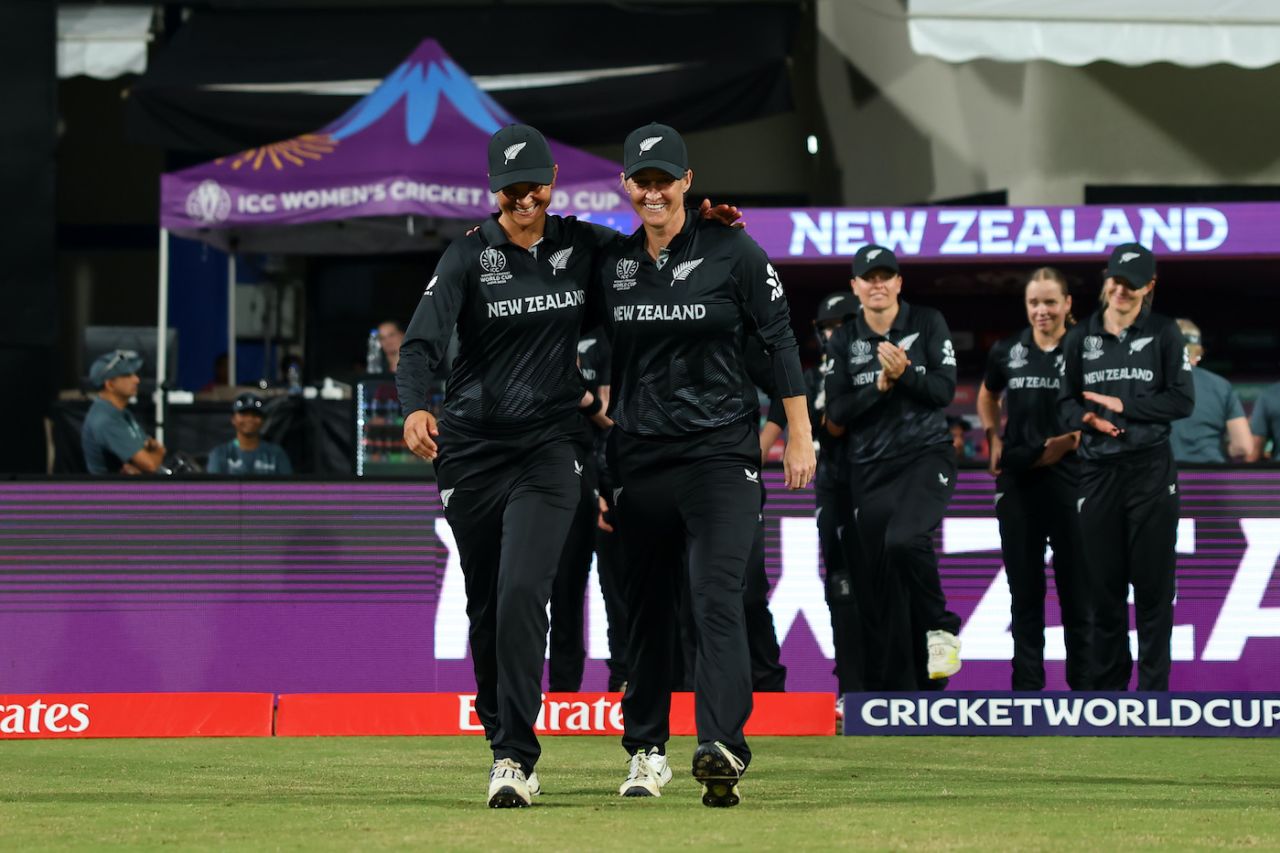 Sophie Devine and Suzie Bates take the lead on their 300th and 350th international game, New Zealand vs South Africa, Women's ODI World Cup, Indore, October 6, 2025