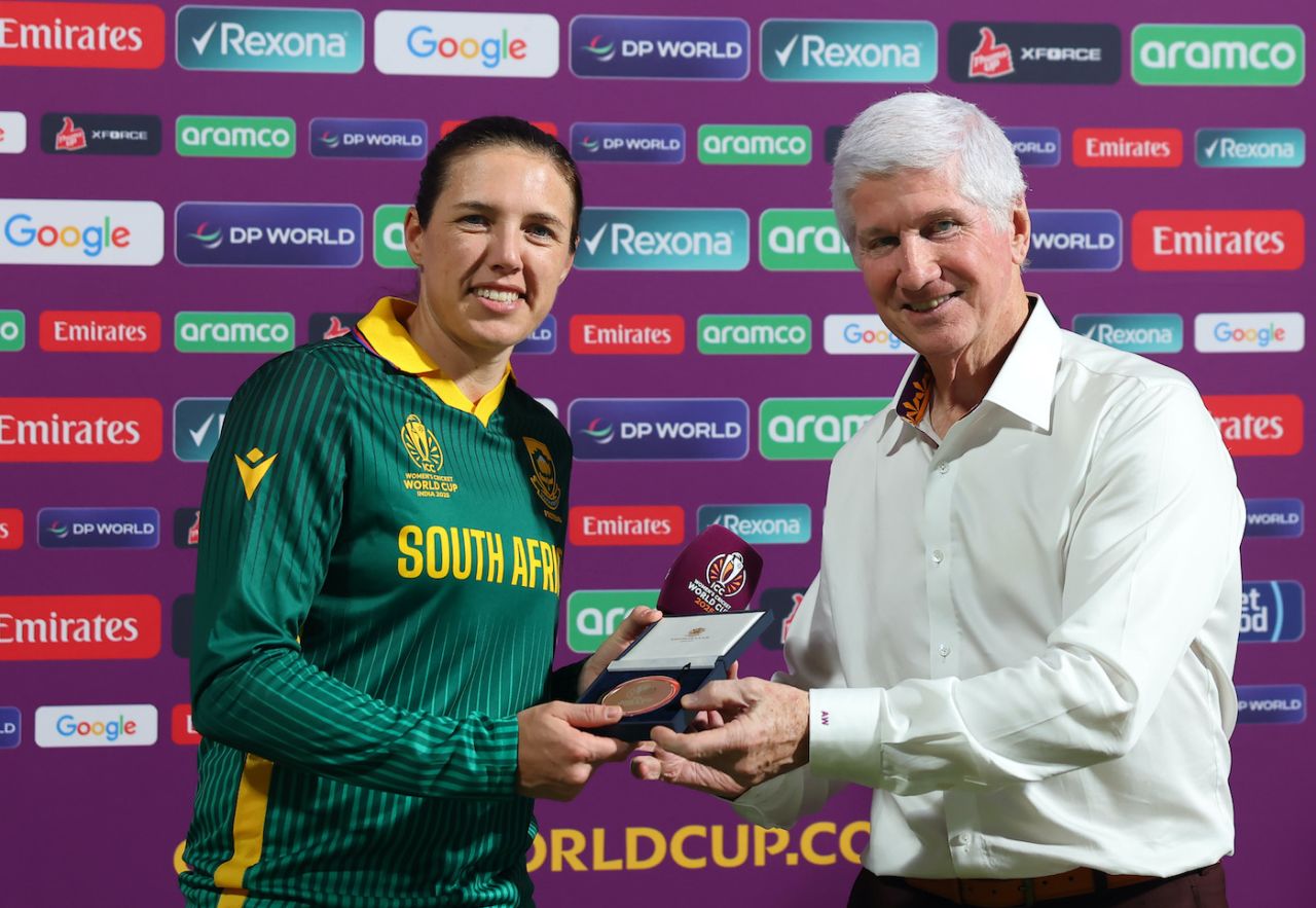 Alan Wilkins hands Tazmin Brits the player-of-the-match award, New Zealand vs South Africa, Women's ODI World Cup, Indore, October 6, 2025