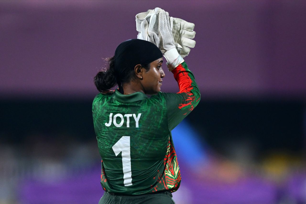 Nigar Sultana was expressive in the field, Bangladesh vs England, Women's ODI World Cup, Guwahati, October 7, 2025