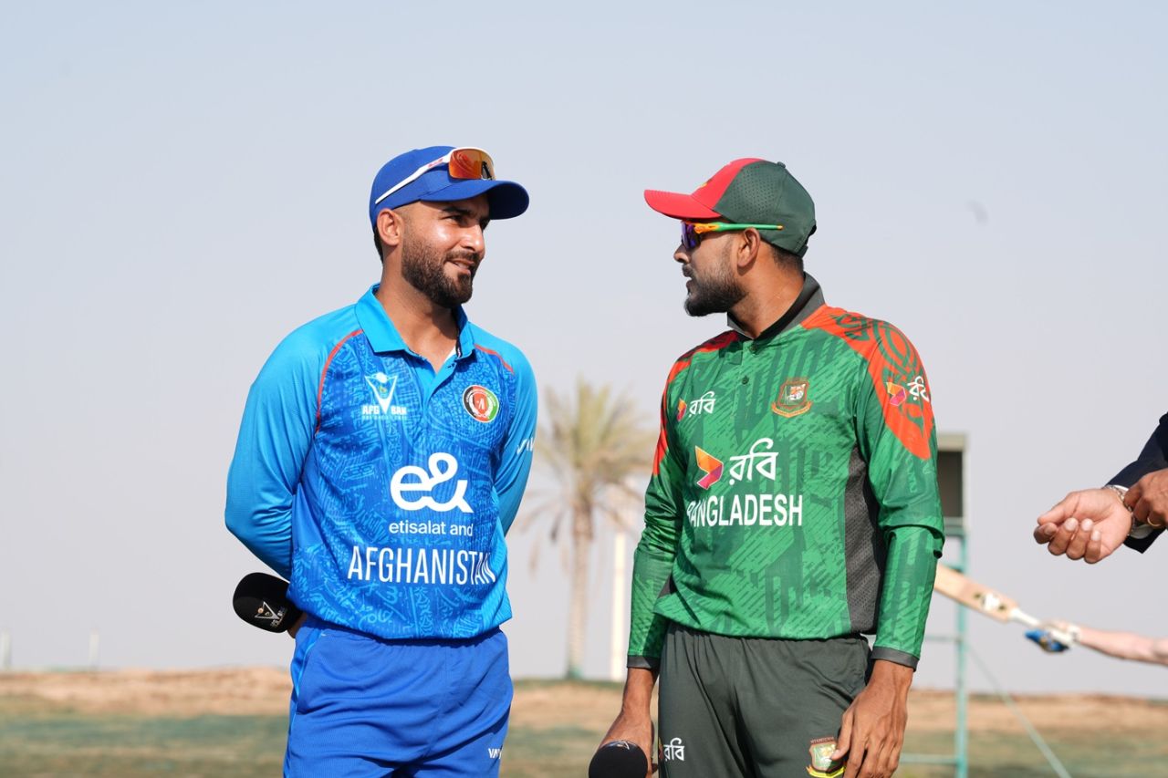 Hashmatullah Shahidi and Mehidy Hasan Miraz chat at the toss, Afghanistan vs Bangladesh, 1st ODI, Abu Dhabi, October 8, 2025
