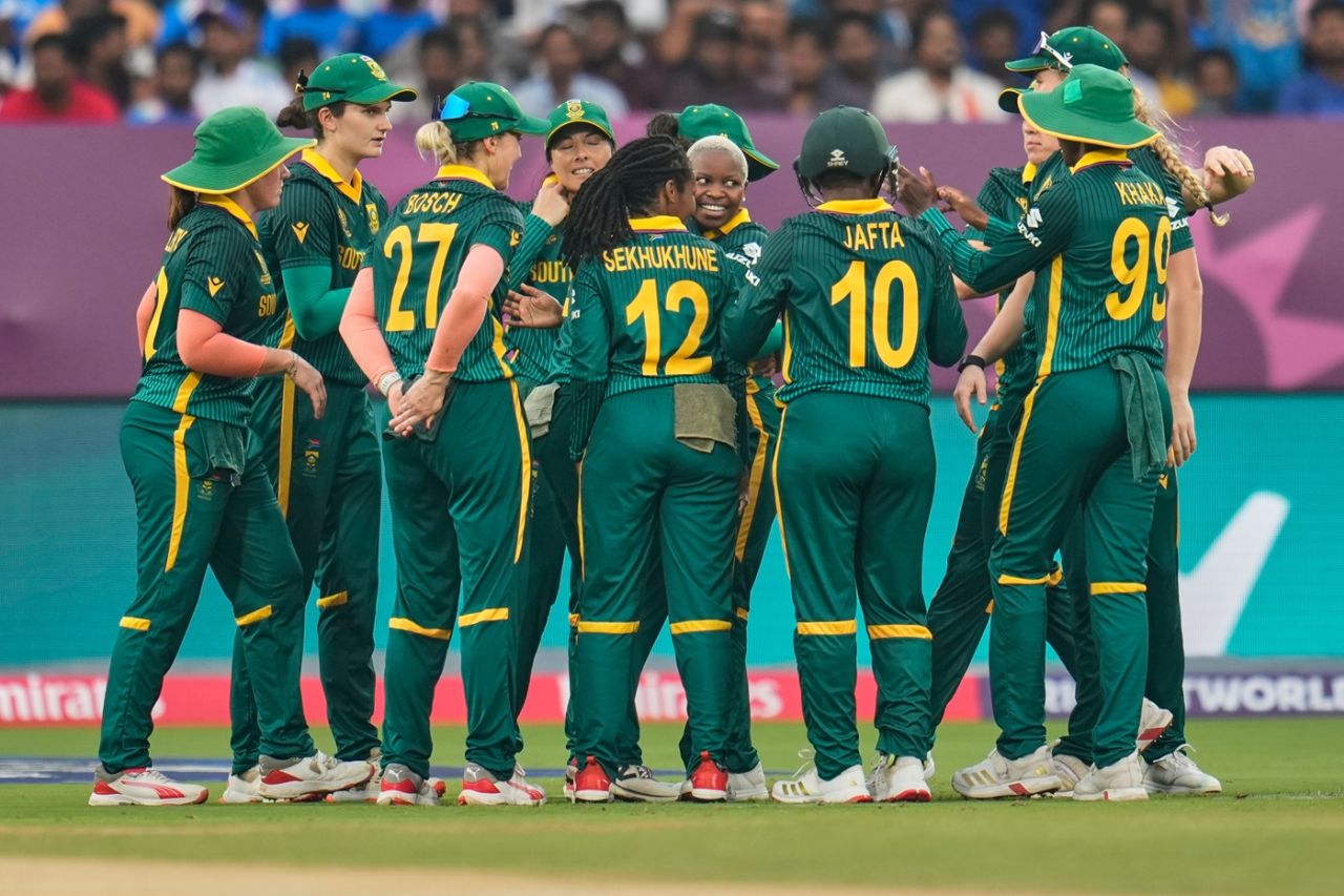 Nonkululeko Mlaba struck in her first over to remove Smriti Mandhana, India vs South Africa, Women's ODI World Cup, Visakhapatnam, October 9, 2025
