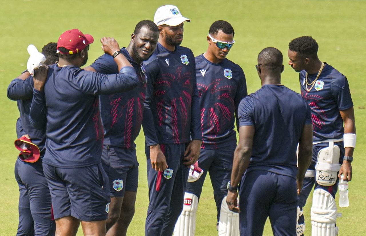 Coach Daren Sammy and captain Roston Chase have a chat with their players, Delhi, October 9, 2025