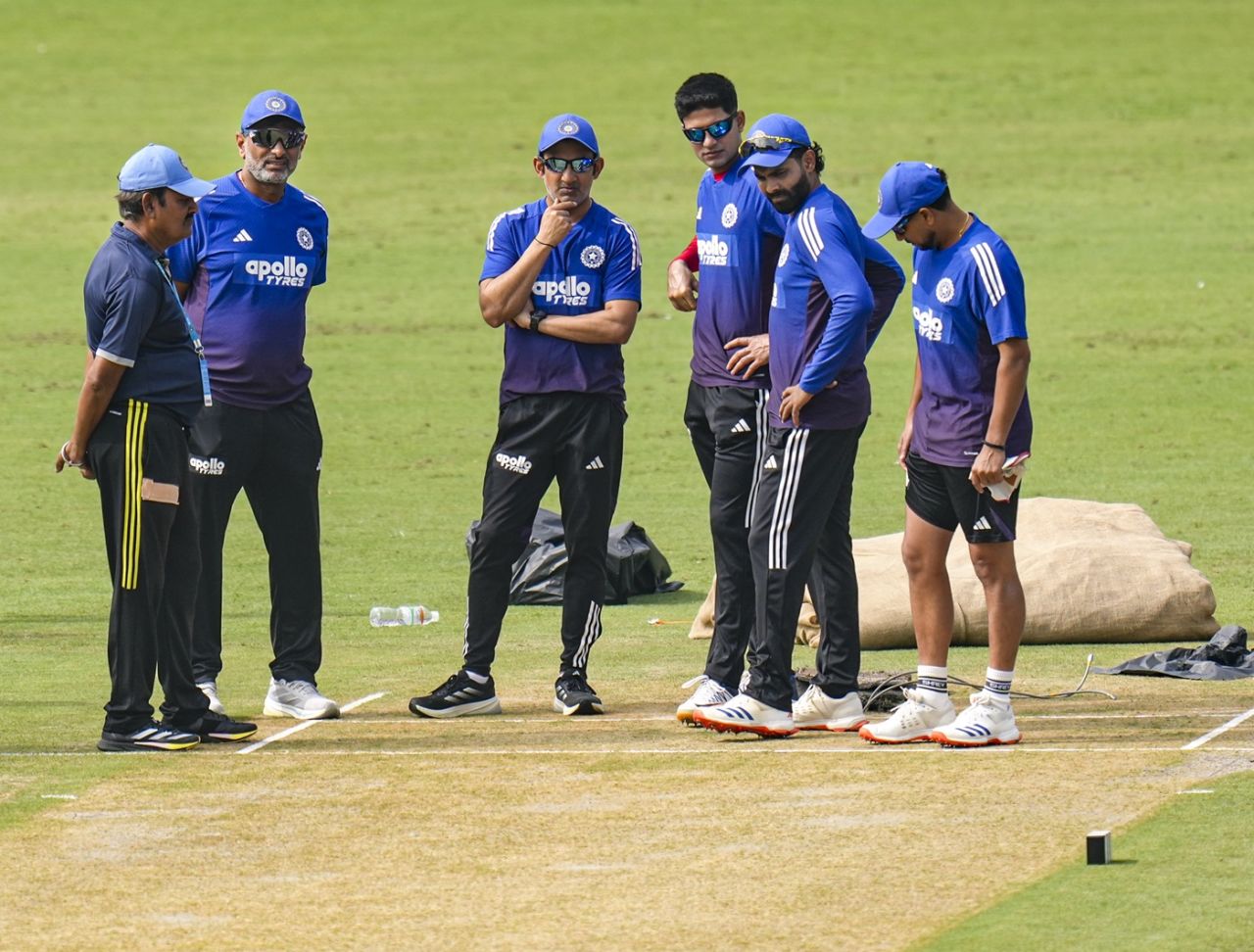 Sitanshu Kotak, Gautam Gambhir, Shubman Gill, Ravindra Jadeja and Kuldeep Yadav inspect the Delhi pitch, Delhi, October 9, 2025