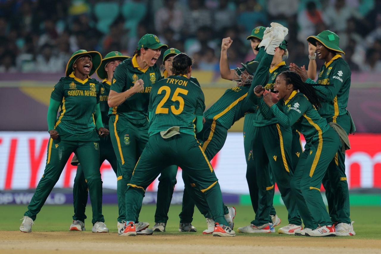 South Africa celebrate the dismissal of Jemimah Rodrigues India vs South Africa, Women's ODI World Cup, Visakhapatnam, October 9, 2025