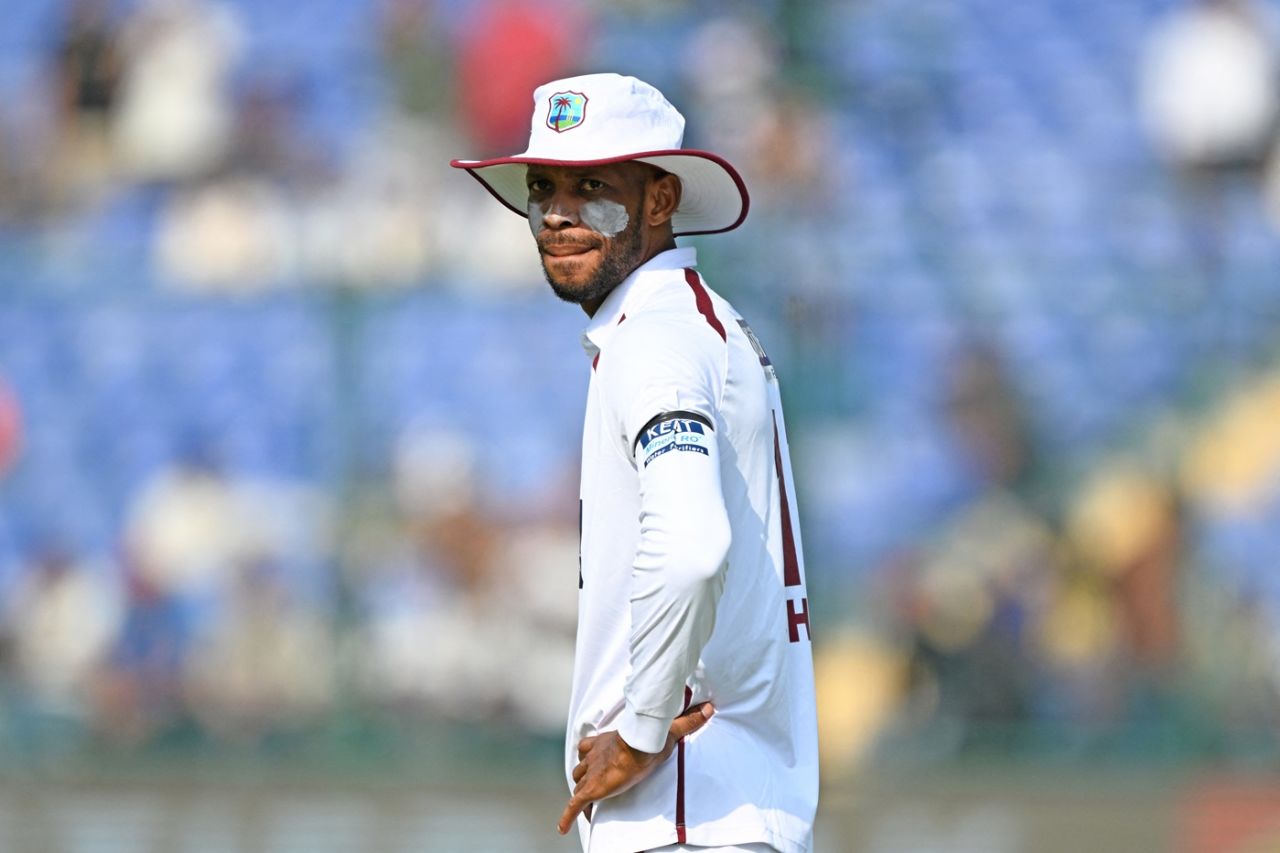 Roston Chase looks around for help, India vs West Indies, 2nd Test, Delhi, 1st day, October 10, 2025