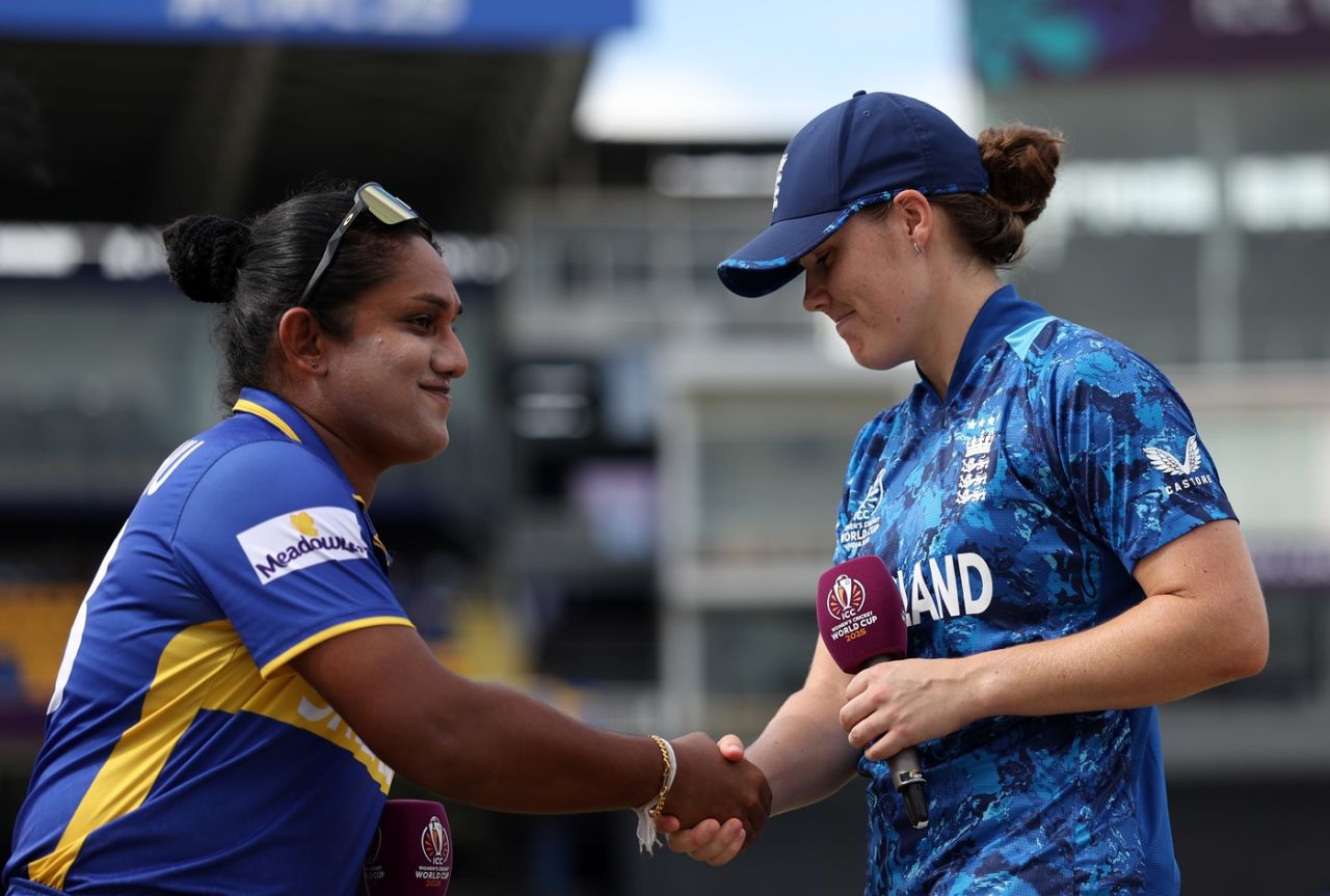 Chamari Athapaththu and Nat Sciver-Brunt at the toss, Sri Lanka vs England, Women's ODI World Cup, Colombo, October 11, 2025