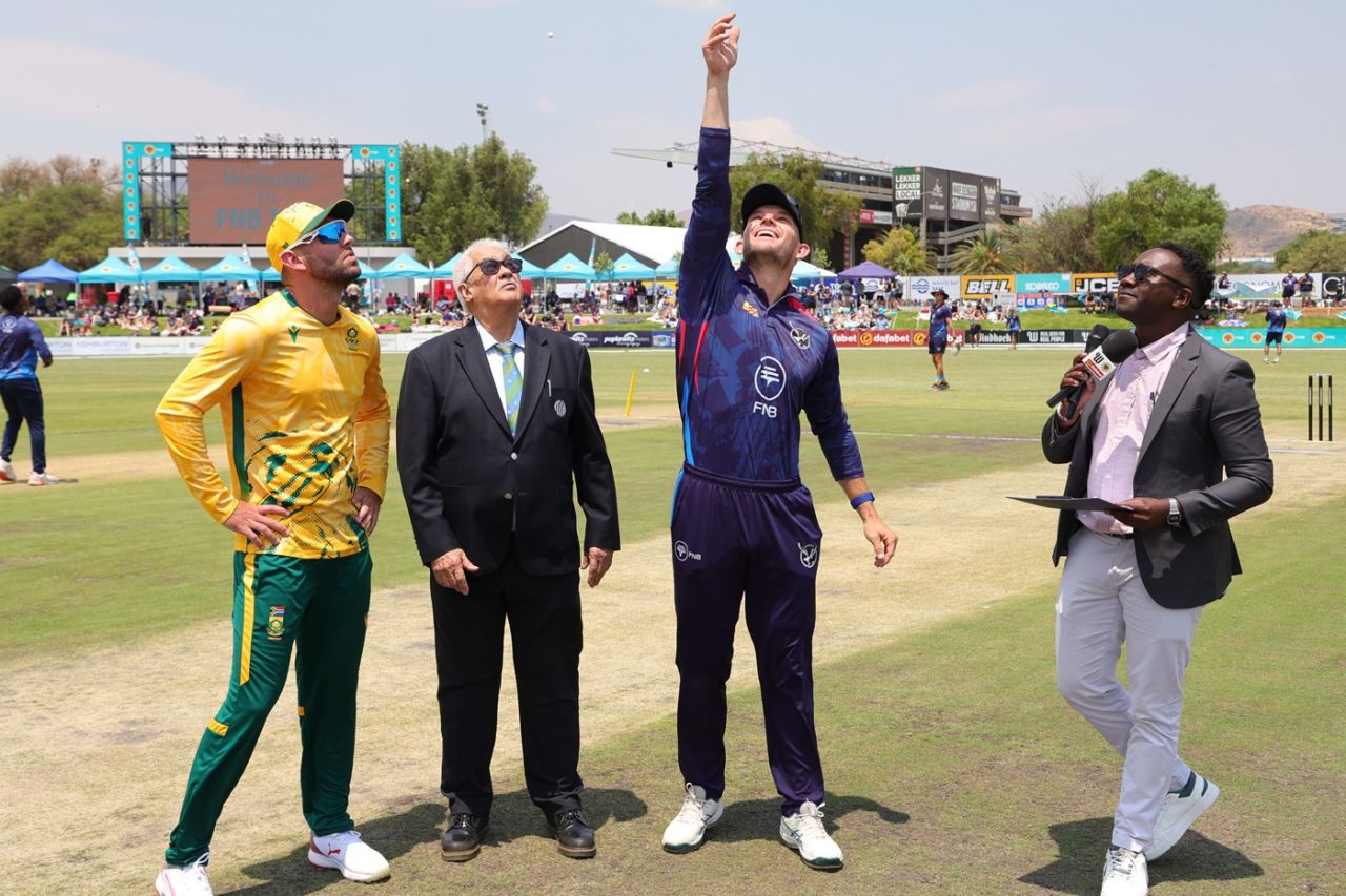 Gerhard Erasmus tosses the coin as Donovan Ferreira calls correctly, Namibia vs South Africa, Only T20I, Windhoek, October 11, 2025