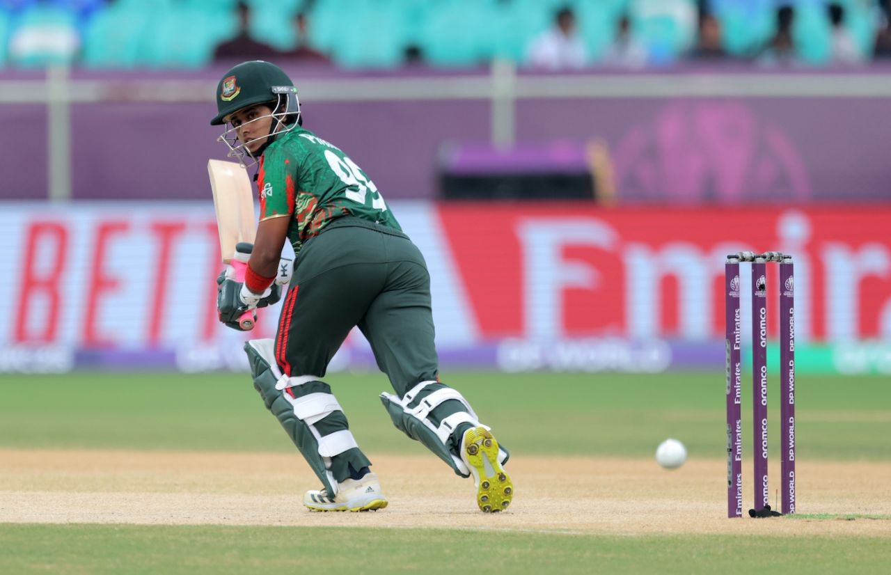 Fargana Hoque plays the ball fine, Bangladesh vs South Africa, Women's ODI World Cup, Visakhapatnam, October 13, 2025