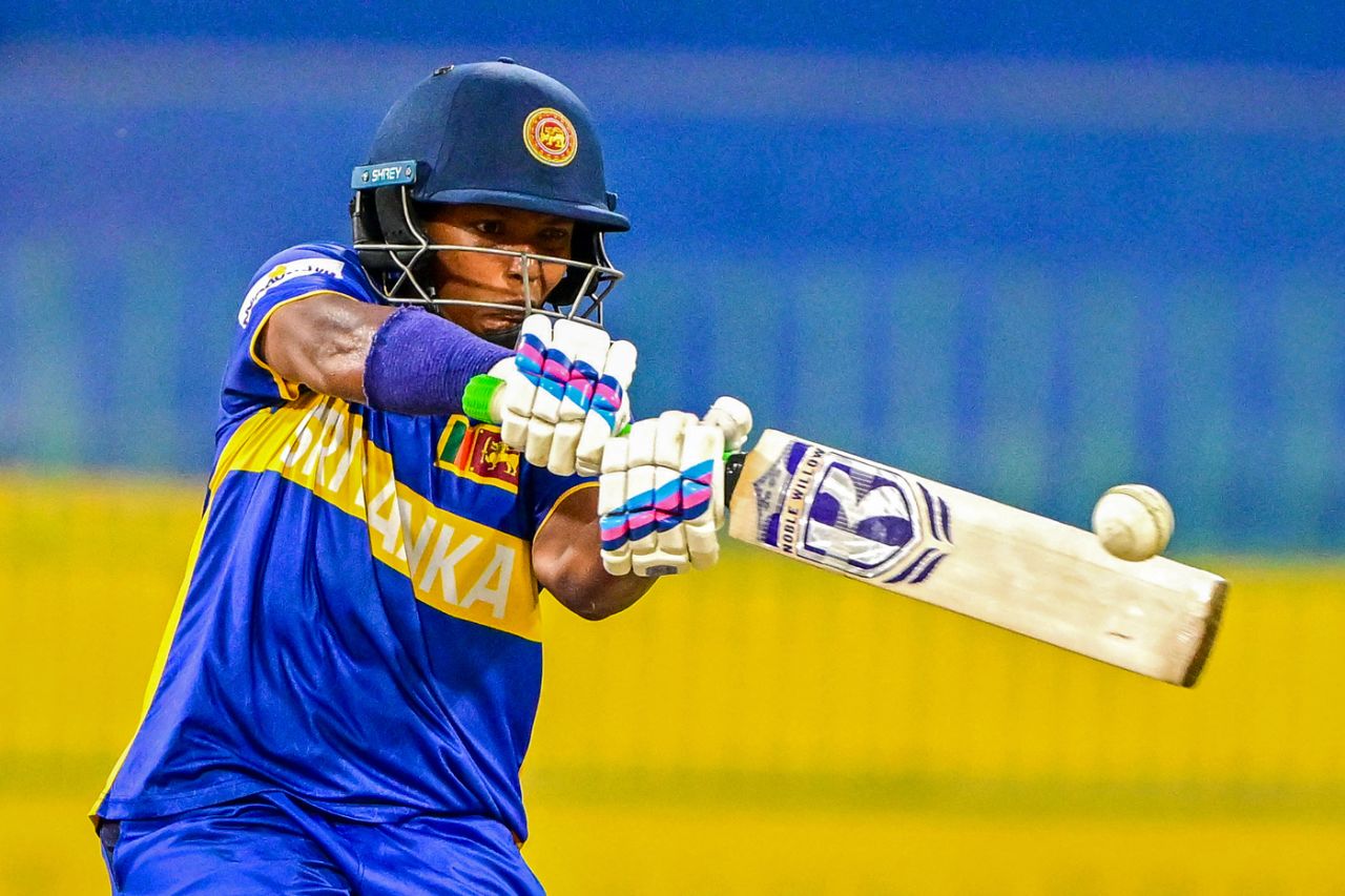 Hasini Perera played a tempered knock in the middle overs, Sri Lanka vs New Zealand, Women's ODI World Cup, Colombo, October 15, 2025