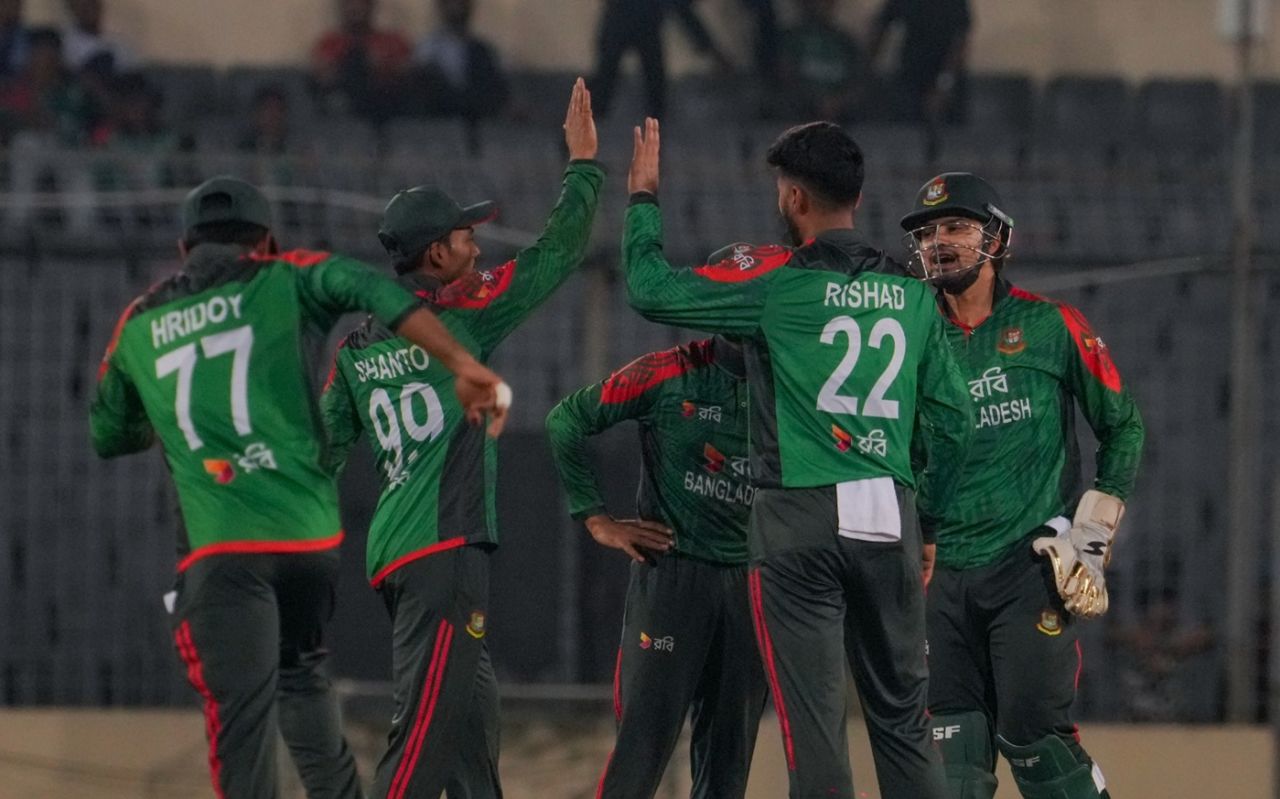 Rishad Hossain trapped Alick Athanaze lbw, Bangladesh vs West Indies, 1st ODI, Dhaka, October 18, 2025