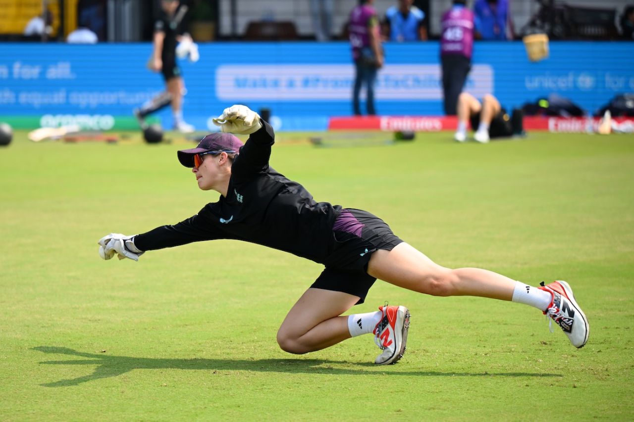 Any Jones goes through her keeping drills, India vs England, Women's ODI World Cup, Indore, October 19, 2025