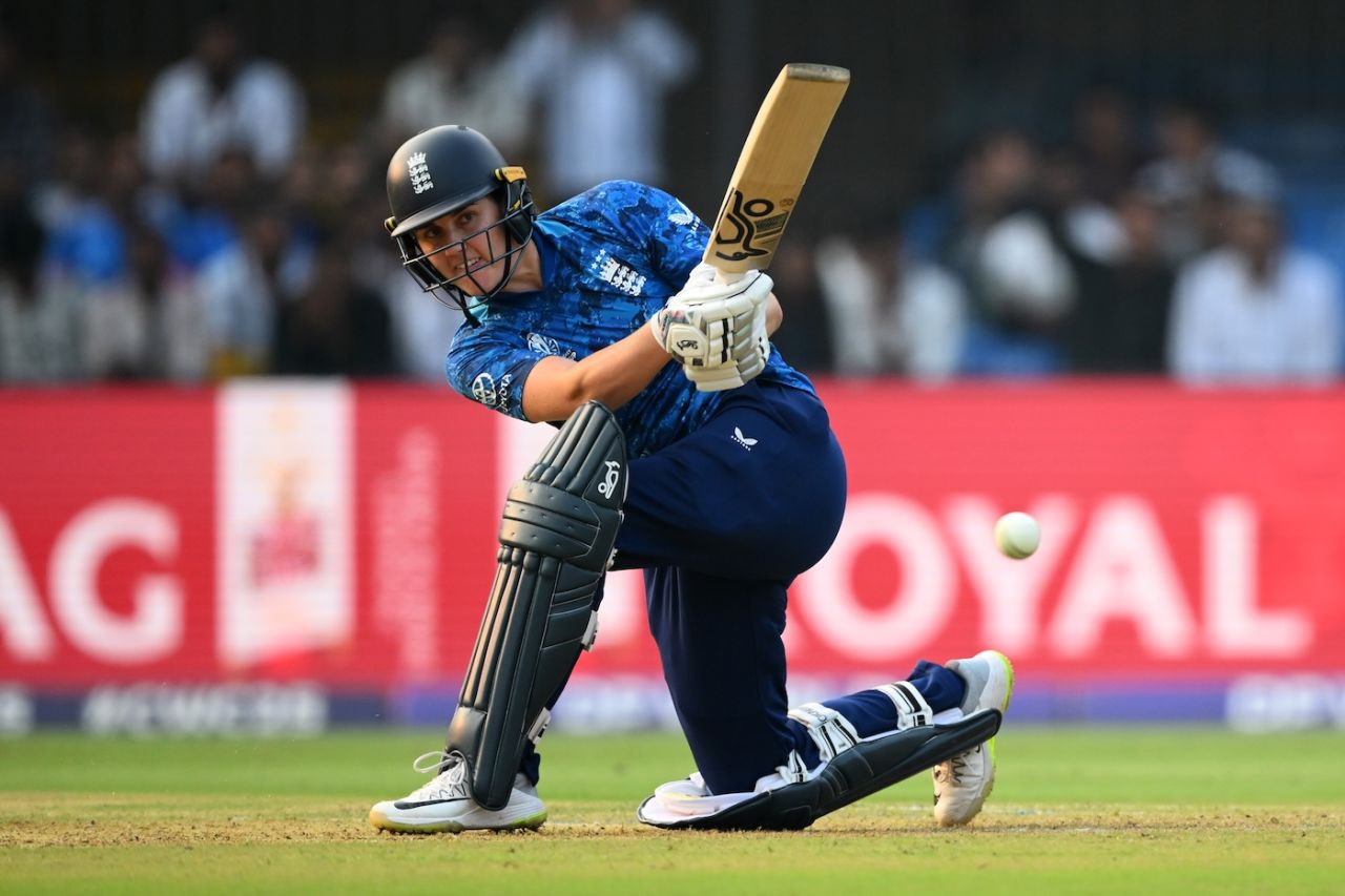 Nat Sciver-Brunt gets down for a sweep, India vs England, Women's ODI World Cup, Indore, October 19, 2025