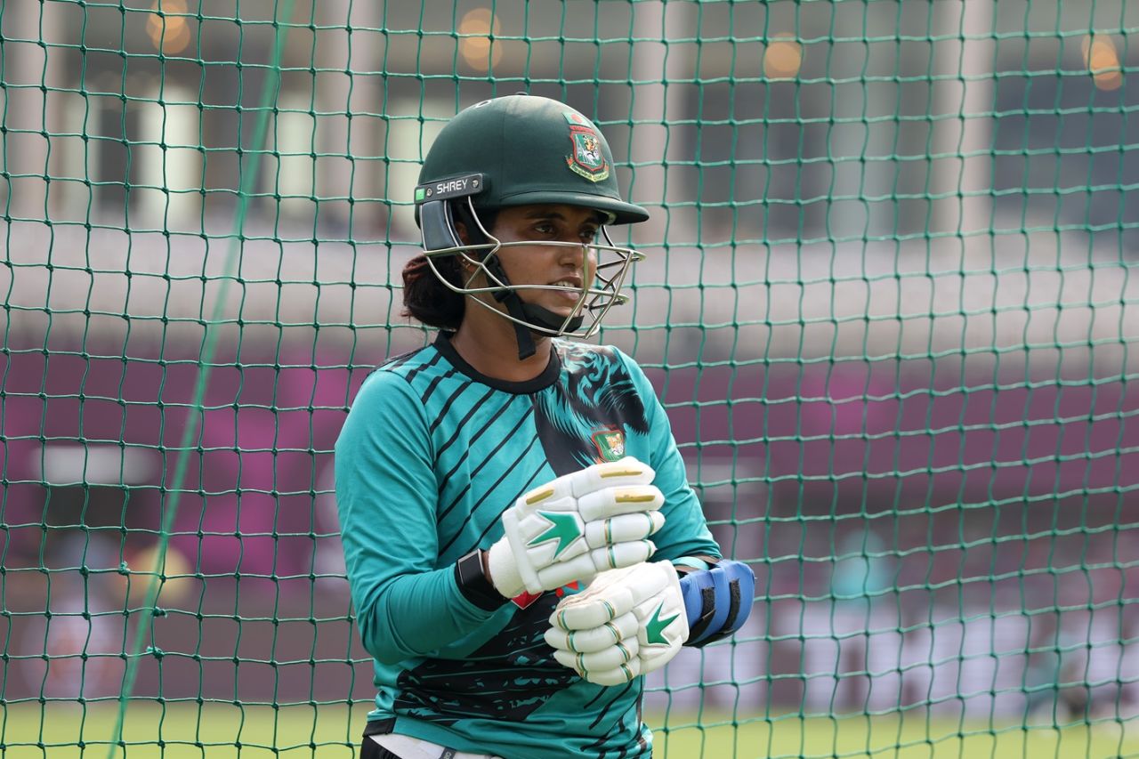 Nigar Sultana tunes up for the match against Sri Lanka, Navi Mumbai, October 19, 2025