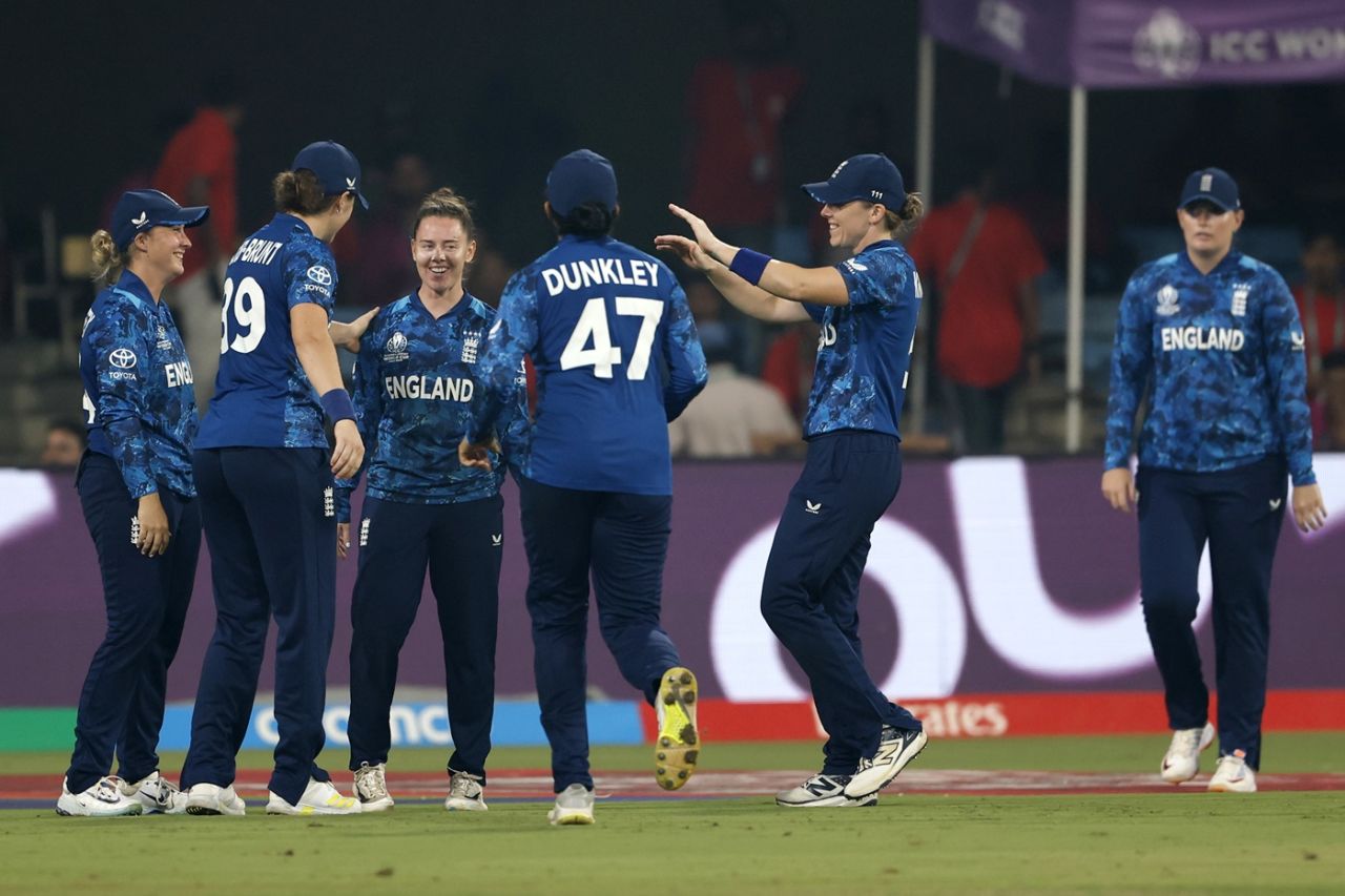 Linsey Smith bowled a nerveless last over, India vs England, Women's ODI World Cup, Indore, October 19, 2025