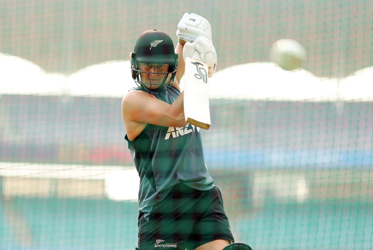 Sophie Devine practices a shot, Navi Mumbai, October 21, 2025