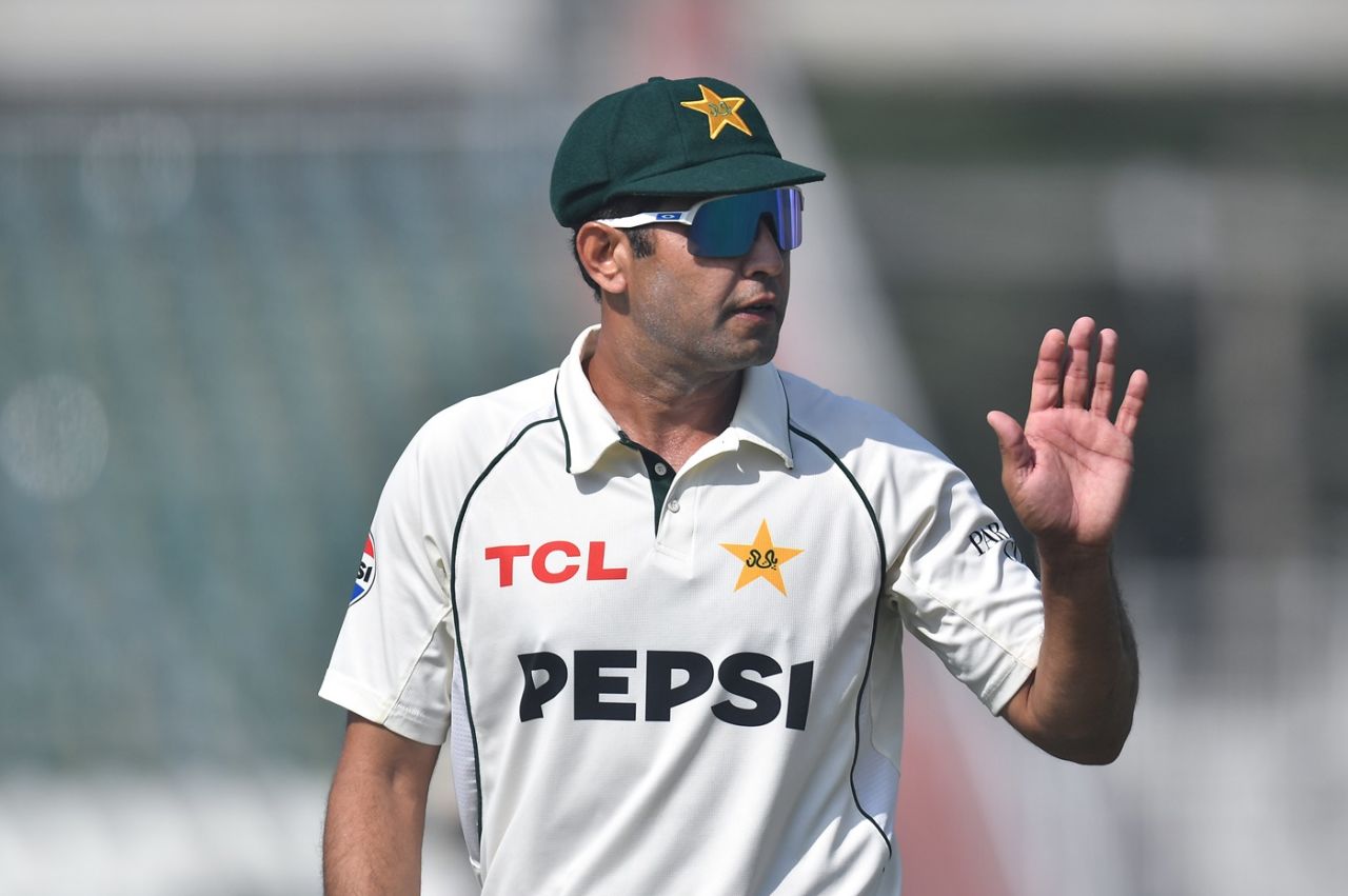 Asif Afridi waves to the crowd after picking up five wickets, Pakistan vs South Africa, 2nd Test, Rawalpindi, 3rd day, October 22, 2025