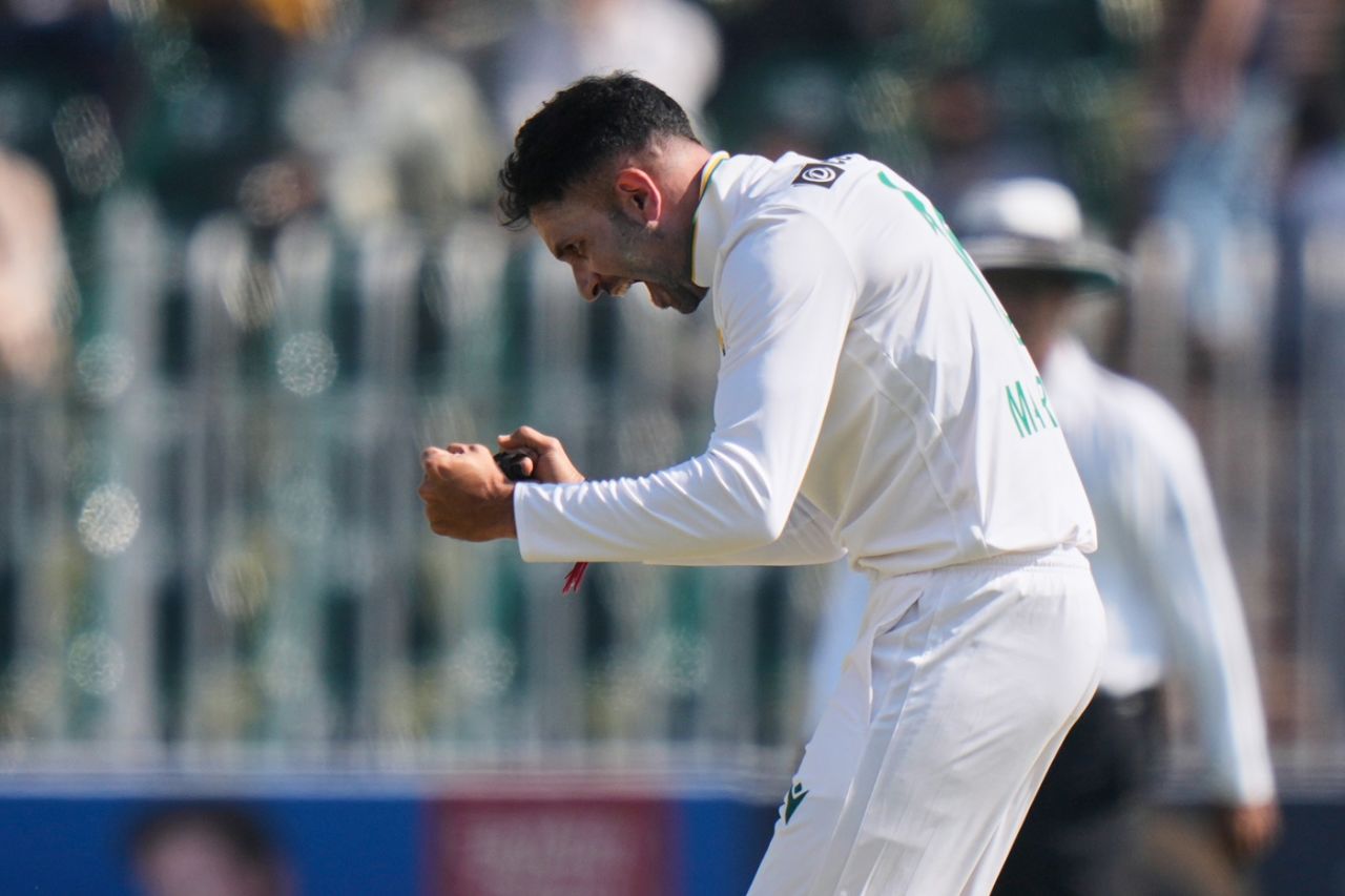 Keshav Maharaj picked up the final two wickets, Pakistan vs South Africa, 2nd Test, Rawalpindi, 4th day, October 23, 2025