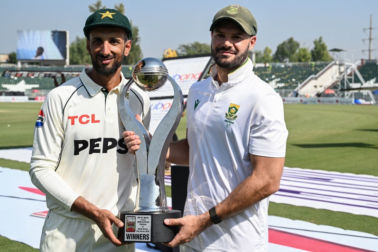 Shan Masood and Aiden Markram pose with the shared trophy after the series ended in a draw, Pakistan vs South Africa, 2nd Test, Rawalpindi, 4th day, October 23, 2025