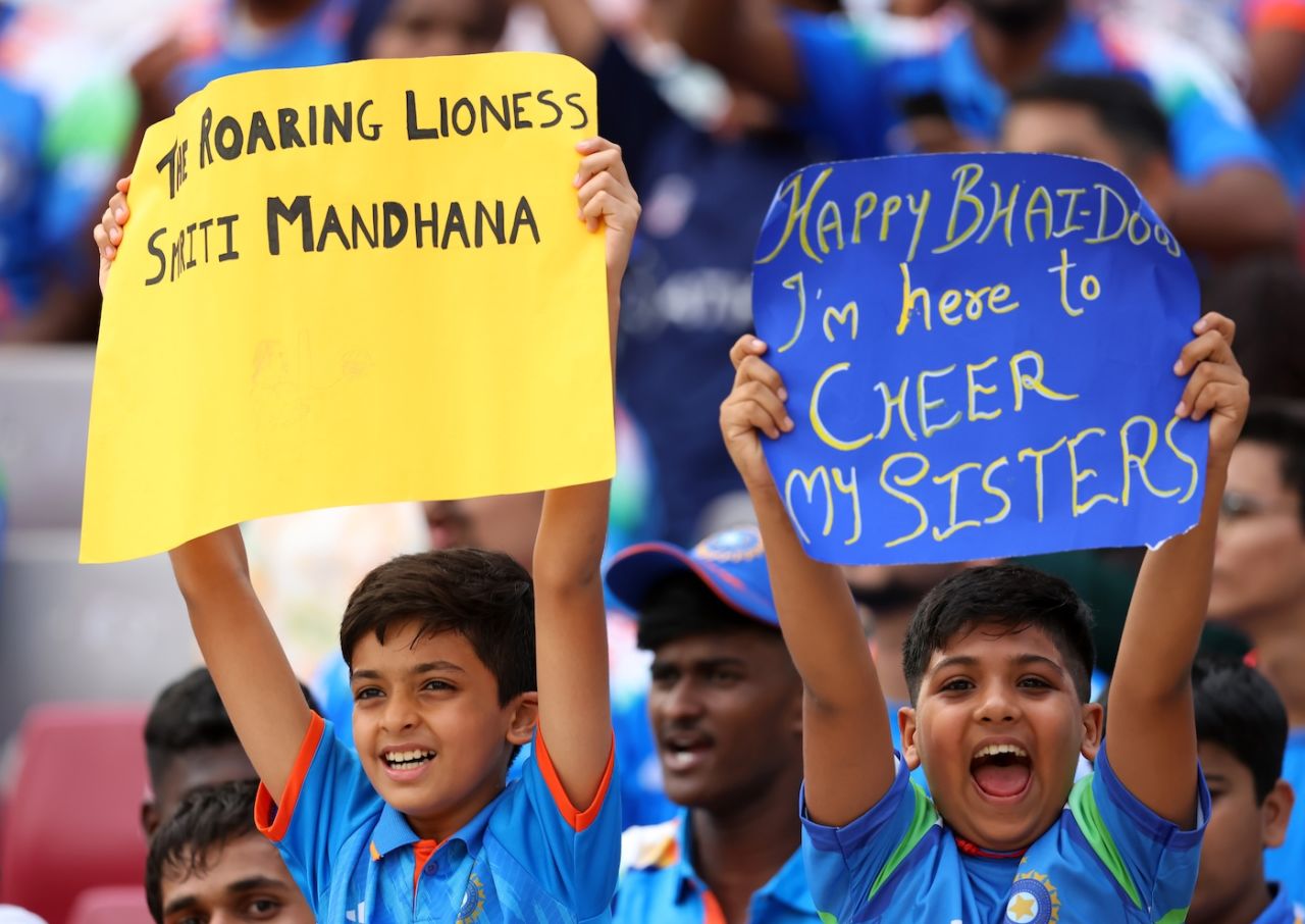 Boys turned up with placard to support their heroes, India vs New Zealand, Women's ODI World Cup, Navi Mumbai, October 23, 2025