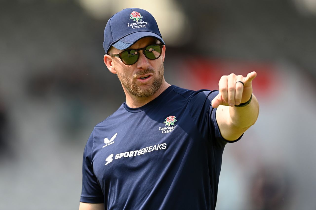 Steven Croft oversees the Lancashire warm-ups, Lancashire vs Nottinghamshire, Men's T20 Blast, Old Trafford, May 31, 2025