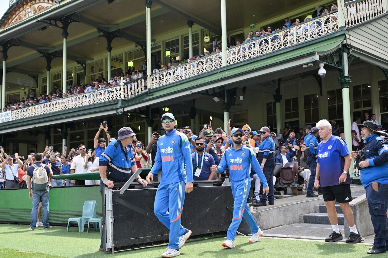 Shubman Gill and Virat Kohli take the field, Australia vs India, 3rd ODI, Sydney, October 25, 2025