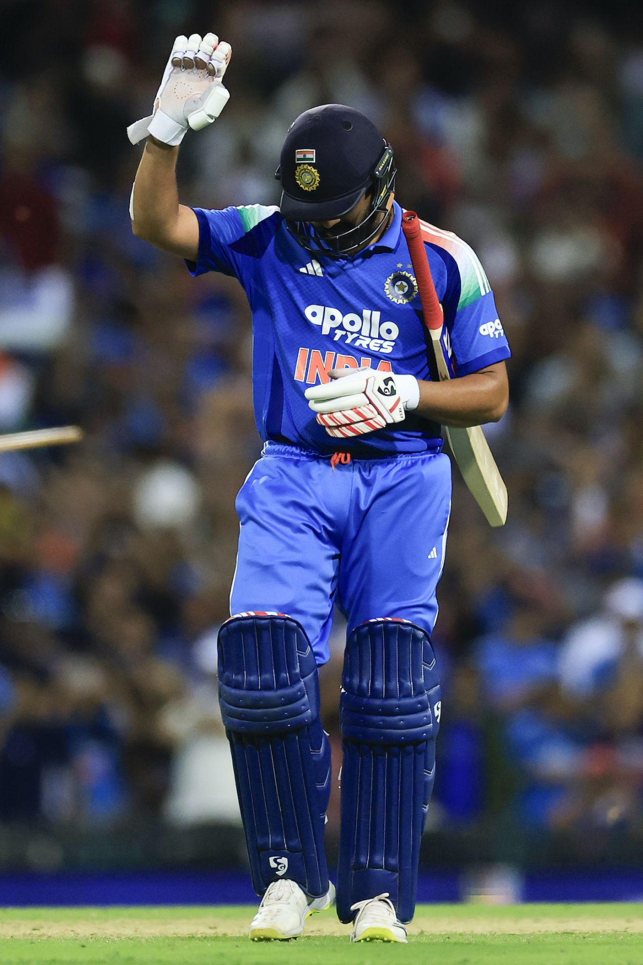 Rohit Sharma acknowledges the appreciation he got upon reaching his century, Australia vs India, 3rd ODI, Sydney, October 25, 2025