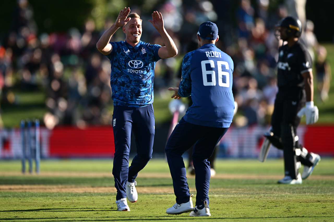 Luke Wood claimed Rachin Ravindra for his first ODI wicket, New Zealand vs England, 1st ODI, Mount Maunganui, October 26, 2025