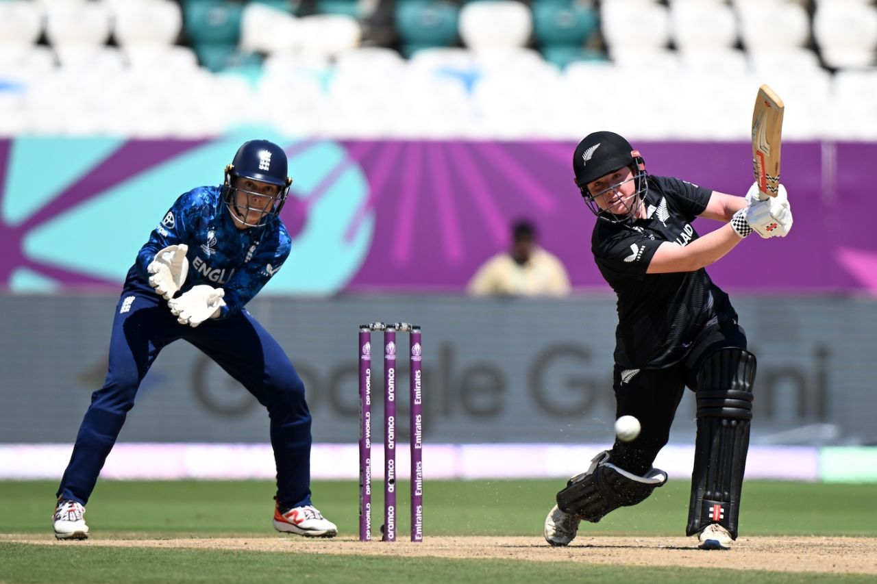 Georgia Plimmer slams the ball to the off side, England vs New Zealand, Women's World Cup, Visakhapatnam, October 26, 2025