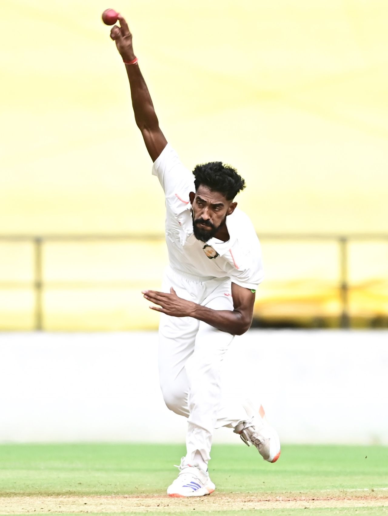 Vidarbha's Praful Hinge bends his back, Vidarbha vs Jharkhand, Ranji Trophy 2025-26, 1st day, Nagpur, October 25, 2025