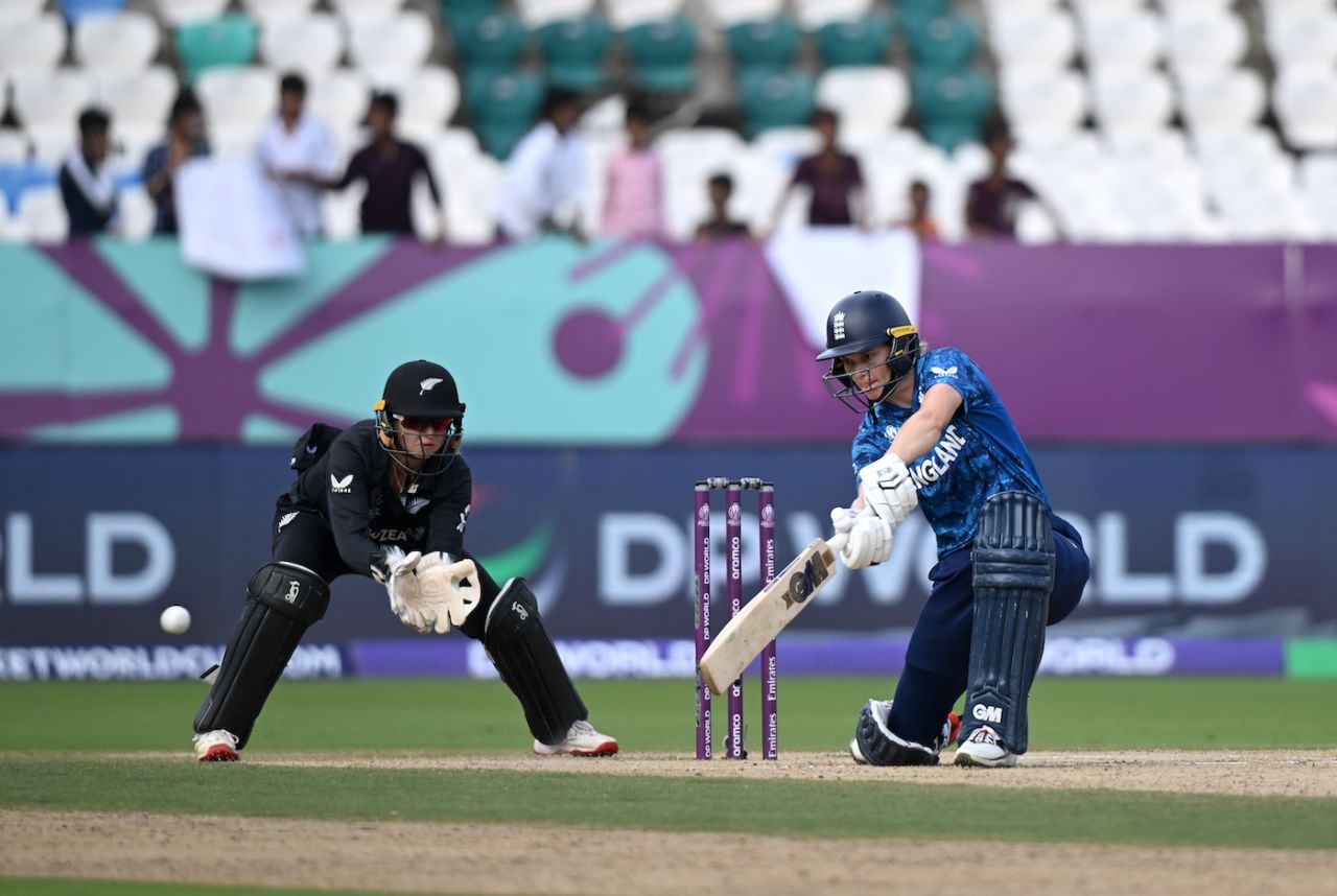 Amy Jones drives square of the wicket, England vs New Zealand, Women's World Cup, Visakhapatnam, October 26, 2025