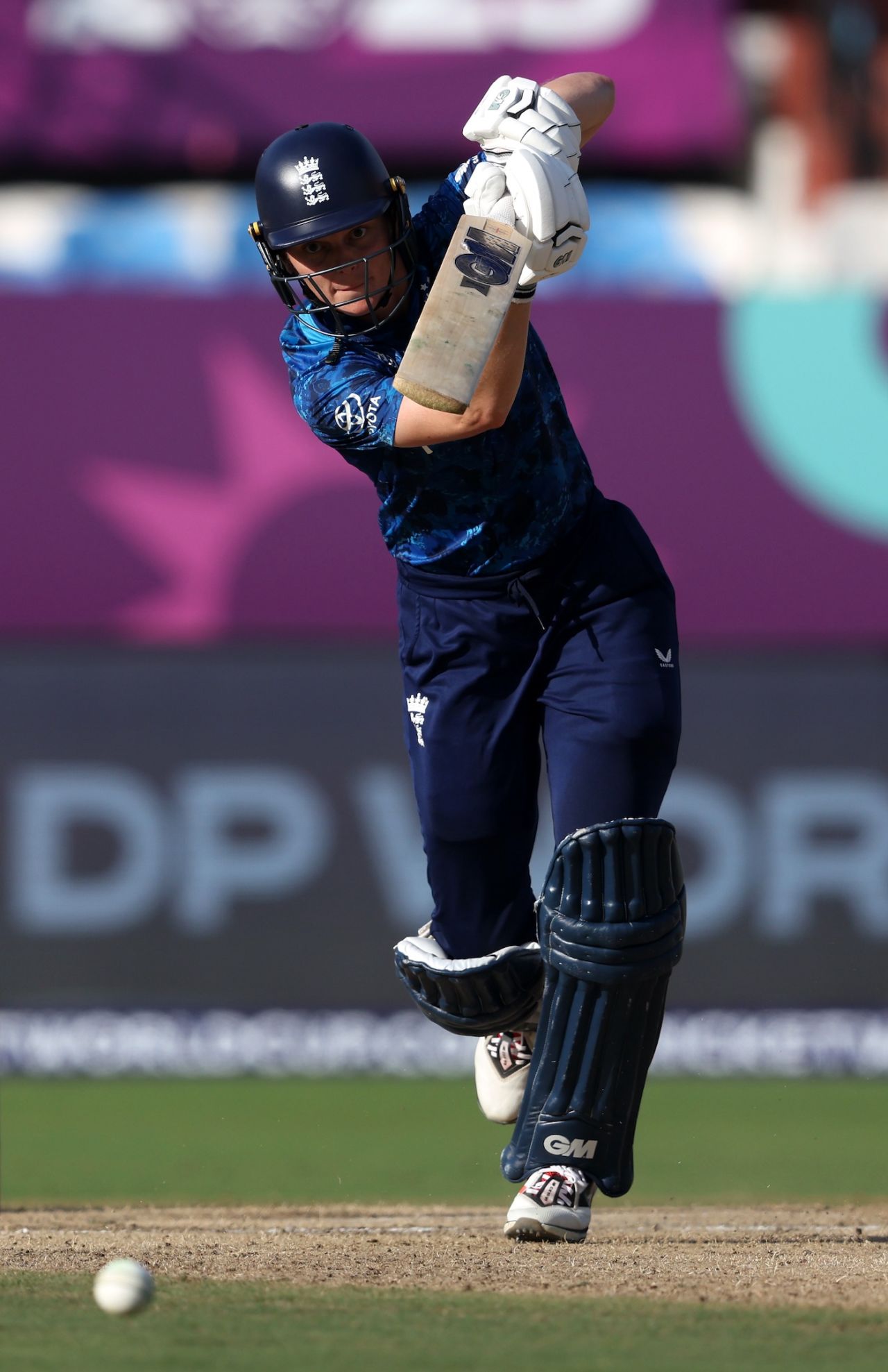 Amy Jones drives down the ground, England vs New Zealand, Women's World Cup, Visakhapatnam, October 26, 2025