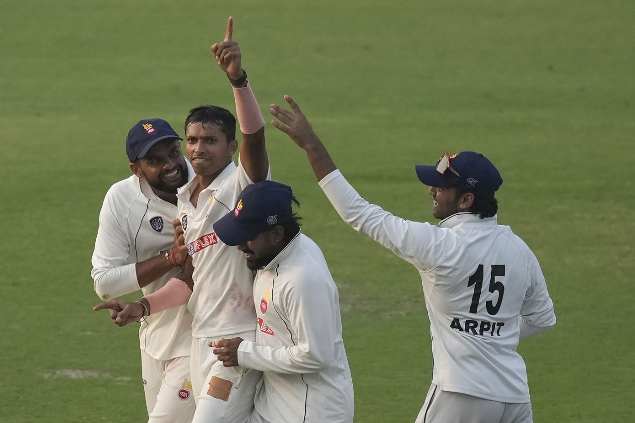 Navdeep Saini picked up two top-order wickets, Delhi vs Himachal Pradesh, Ranji Trophy, Delhi, October 26, 2025