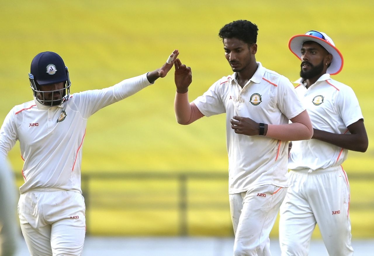 Nachiket Bhute picked up four wickets, Vidarbha vs Jharkhand, Ranji Trophy, Nagpur, October 26