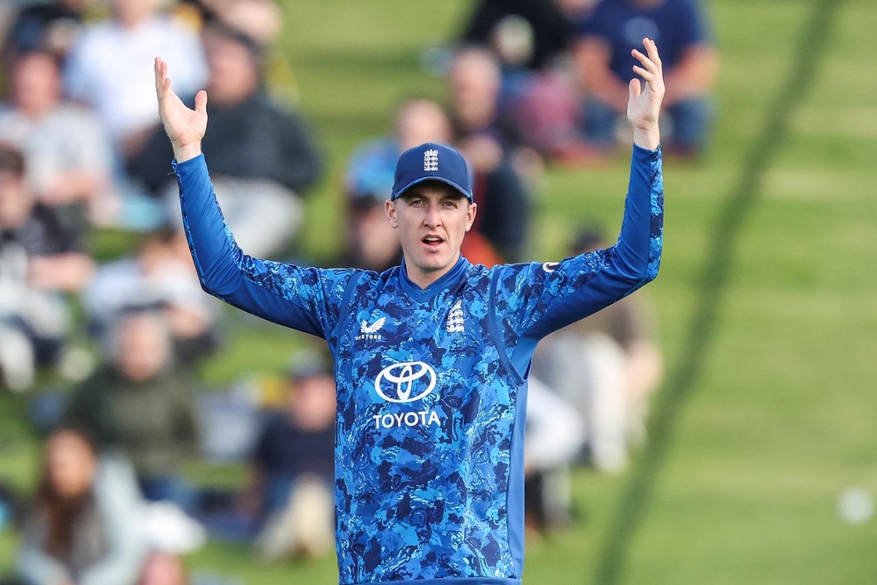 Harry Brook had another tough task as captain after England's batting fell under-par, New Zealand vs England, 2nd ODI, Hamilton, October 29, 2025