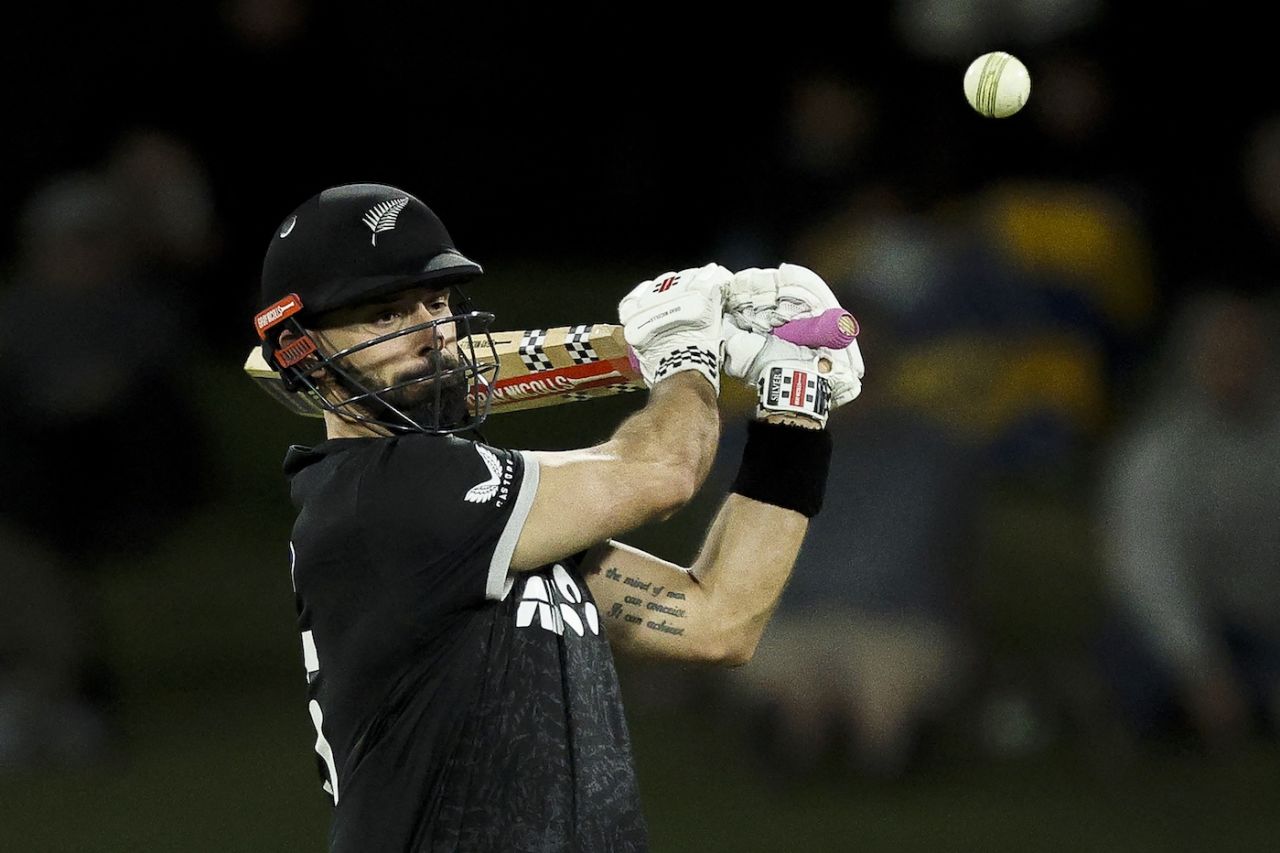 Daryl Mitchell hits out, New Zealand vs England, 2nd ODI, Mount Maunganui, October 26, 2025