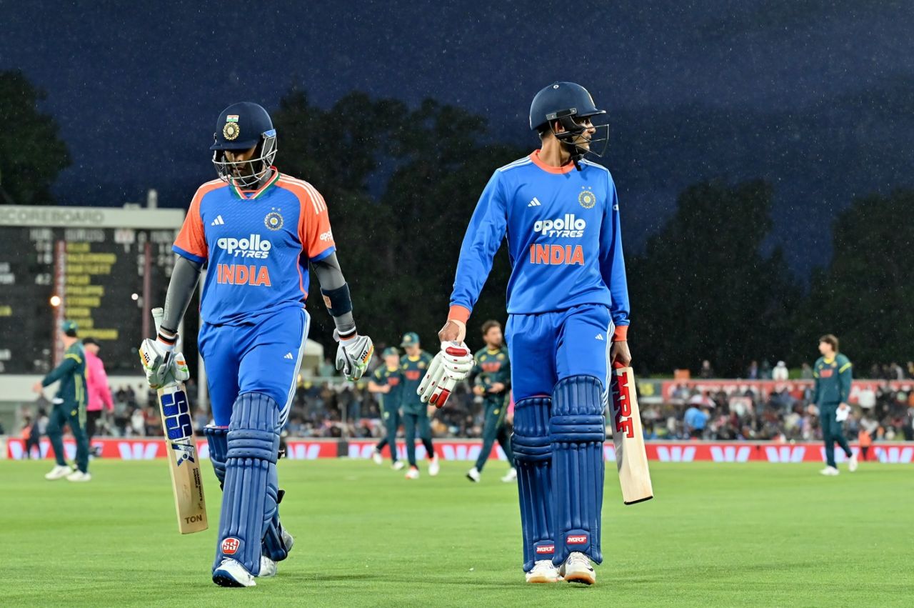Suryakumar Yadav and Shubman Gill walk off amid a drizzle, Australia vs India, 1st T20I, Canberra, October 29, 2025