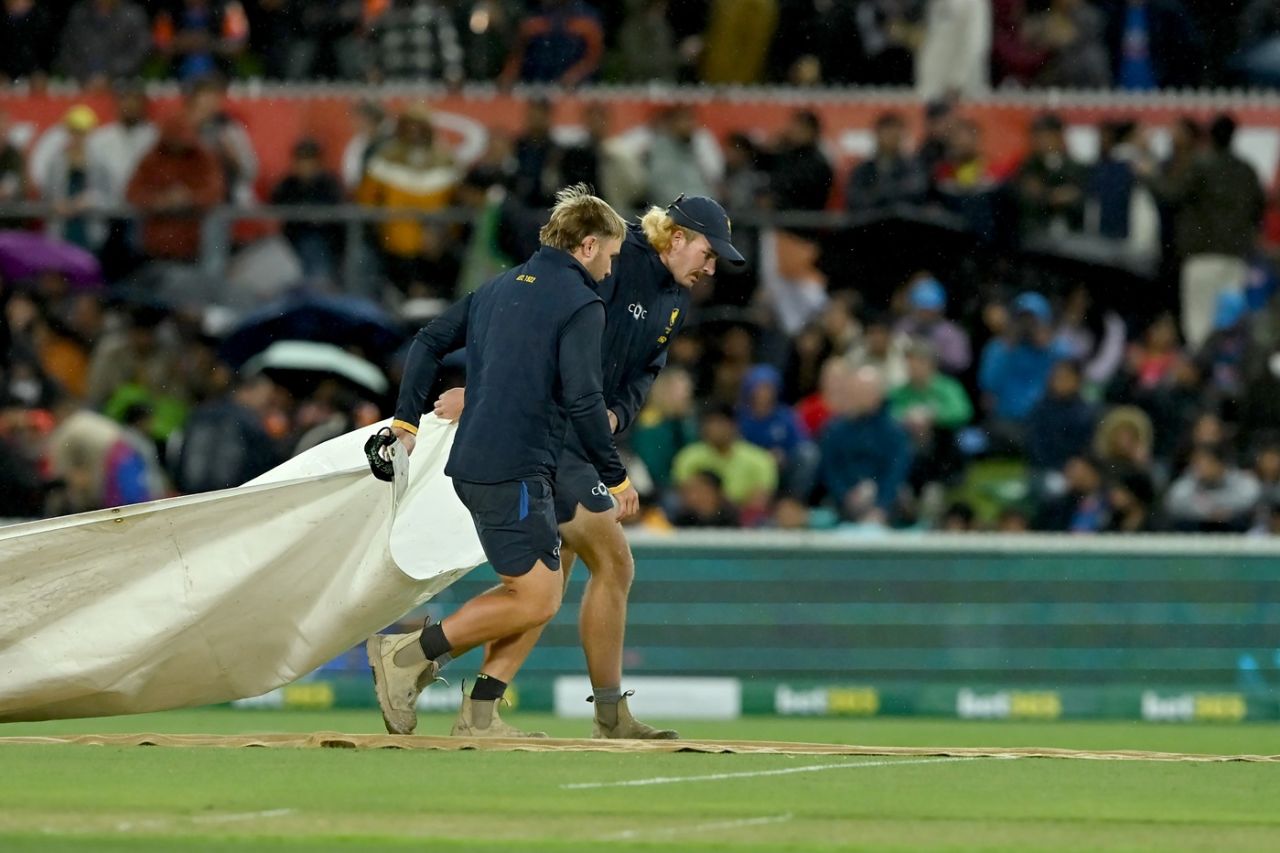 Canberra rain kept the groundstaff busy, Australia vs India, 1st T20I, Canberra, October 29, 2025