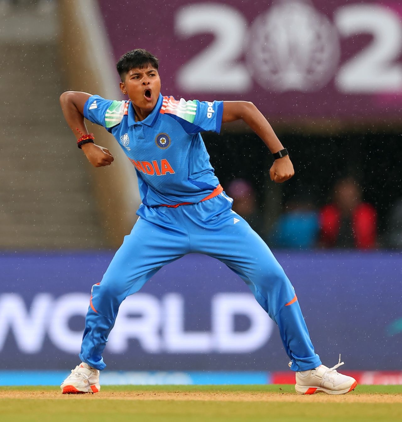 Kranti Gaud is pumped after getting rid of Alyssa Healy, India vs Australia, Women's World Cup semi-final, Navi Mumbai, October 30, 2025