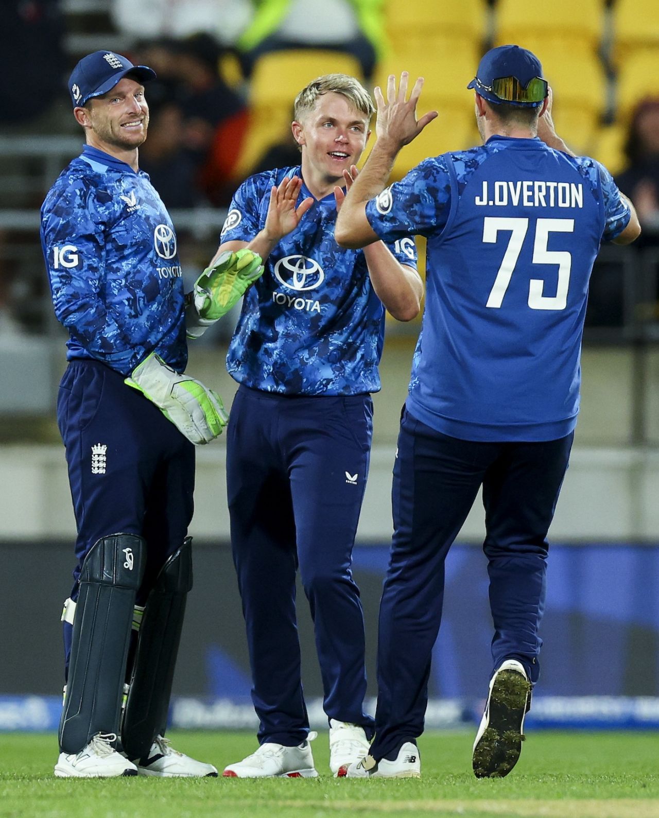 Sam Curran sent back Daryl Mitchell, New Zealand vs England, 3rd ODI, Wellington, November 1, 2025