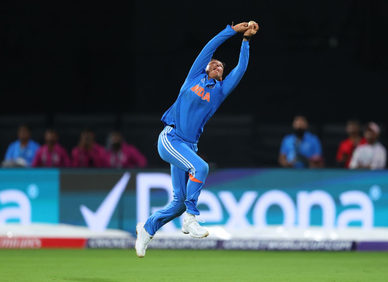 Harmanpreet Kaur leaps to take the catch that will seal their World Cup win, India vs South Africa, Women's World Cup final, Navi Mumbai, November 2, 2025