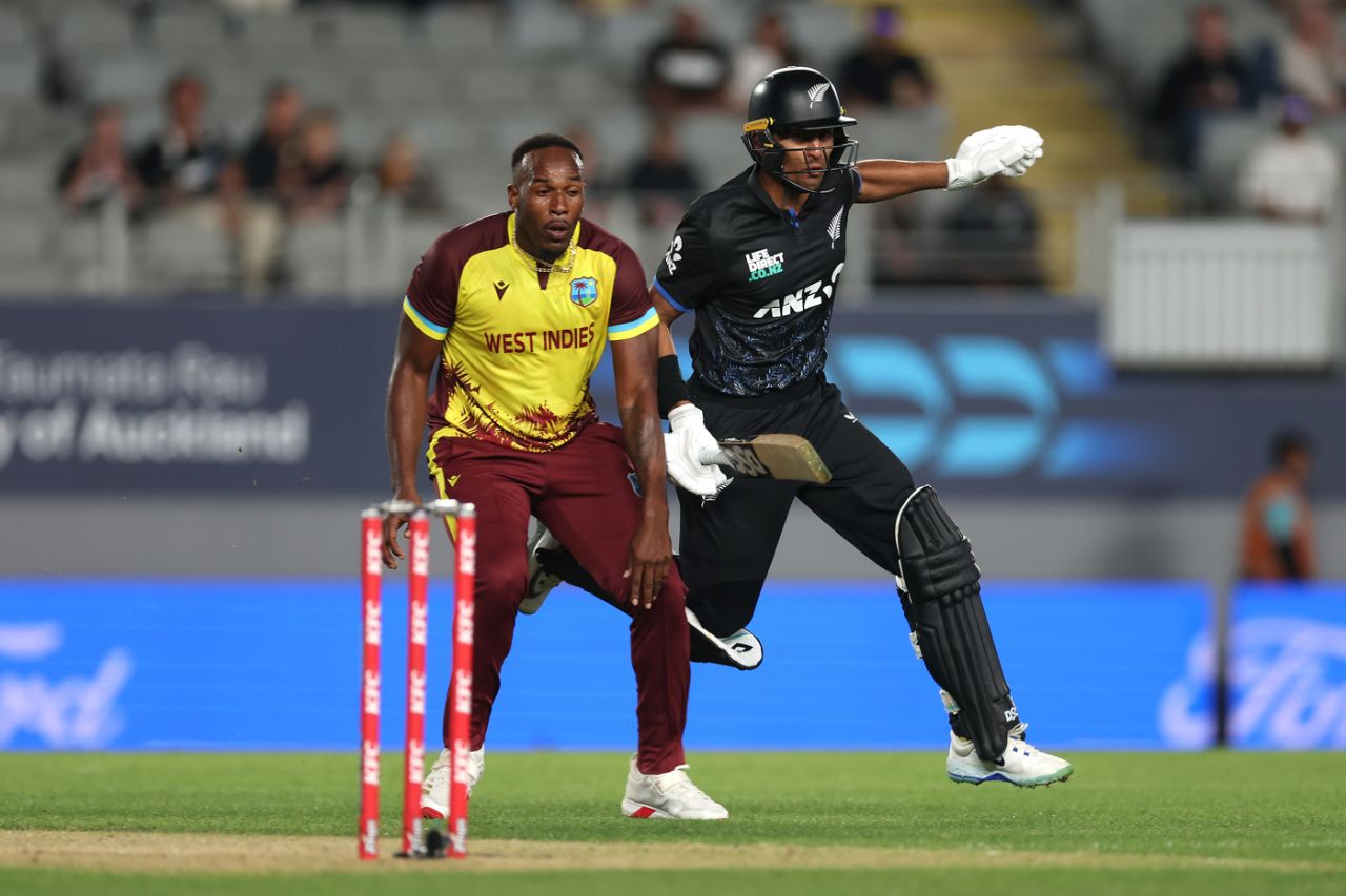 Rachin Ravindra avoids crashing into Matthew Forde, New Zealand vs West Indies, 1st T20I, Auckland, November 5, 2025