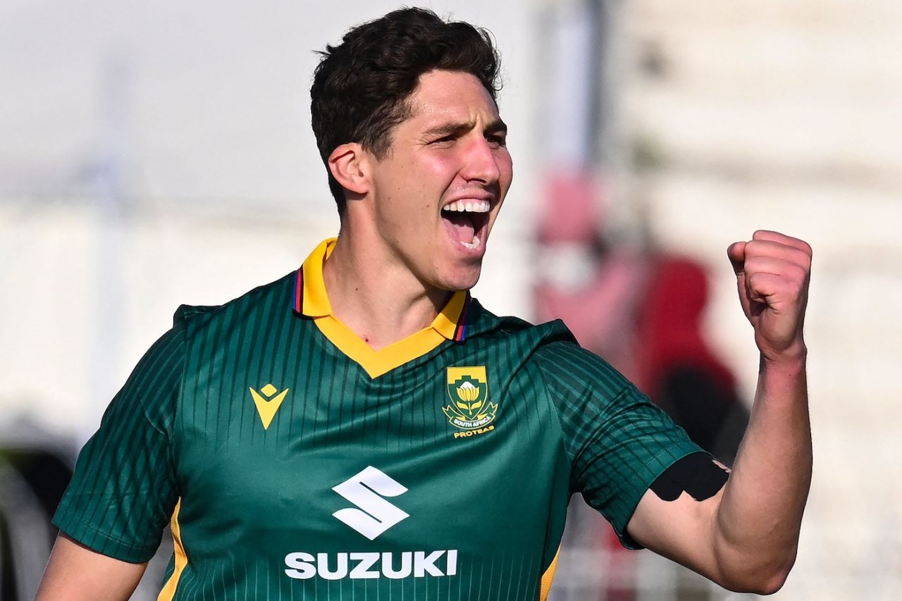 Nandre Burger celebrates a wicket in the first over, Pakistan vs South Africa, 2nd ODI, Rawalpindi, November 6, 2025