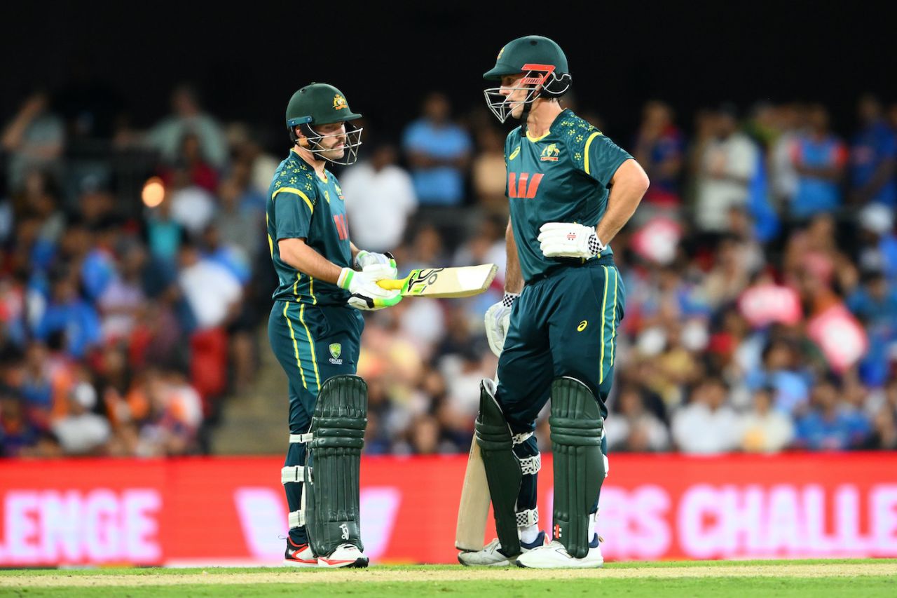 Mitchell Marsh and Josh Inglis put on a handy 30 for the second wicket, Australia vs India, 4th T20I, Gold Coast, November 6, 2025