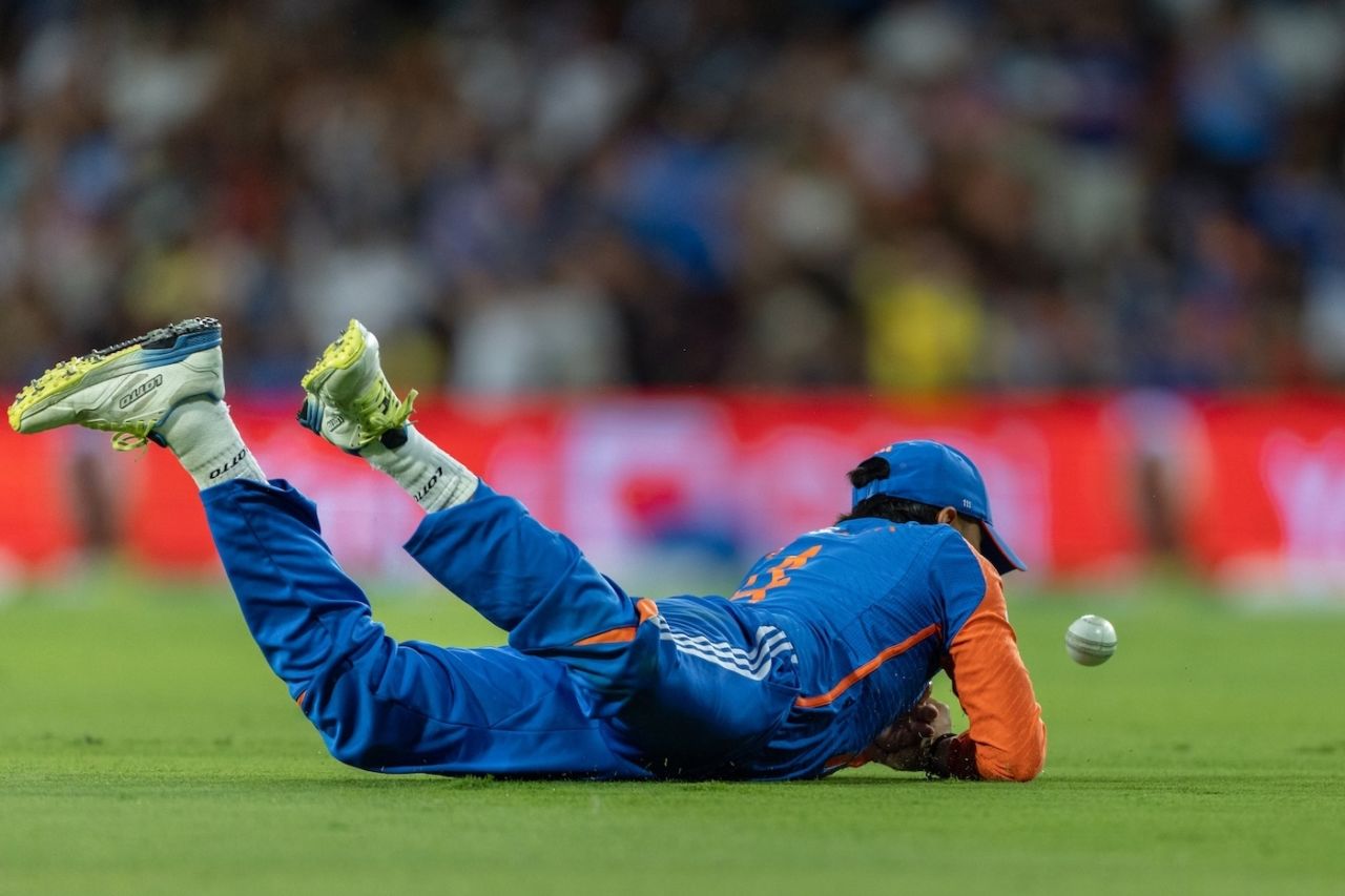 Abhishek Sharma drops a chance, Australia vs India, 4th T20I, Gold Coast, November 6, 2025