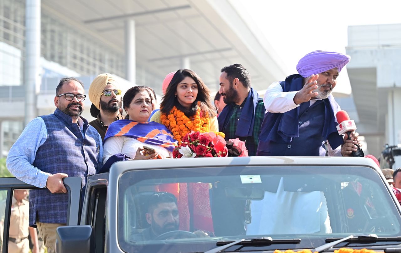 Harleen Deol receives a grand welcome in Mohali after winning the World Cup, Mohali, November 7, 2025
