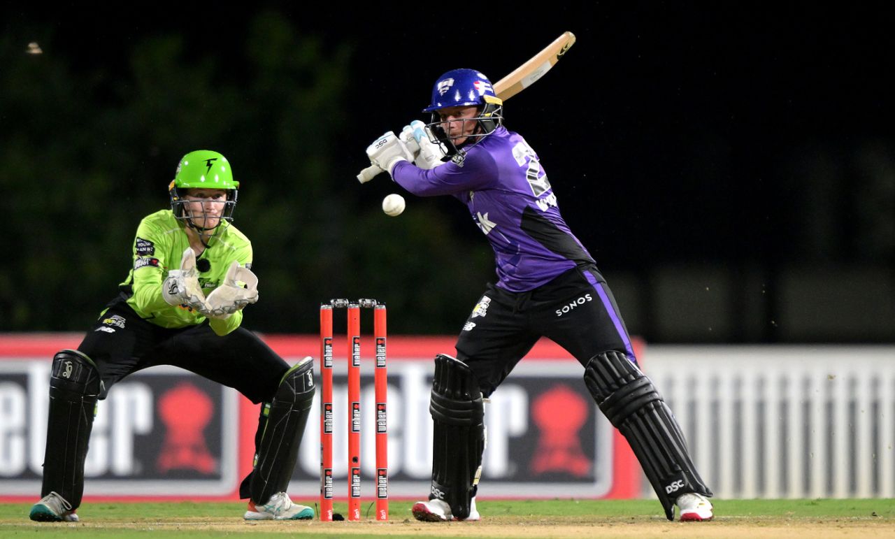 Danni Wyatt-Hodge plays a shot, Sydney Thunder vs Hobart Hurricanes, WBBL, Brisbane, November 9, 2025