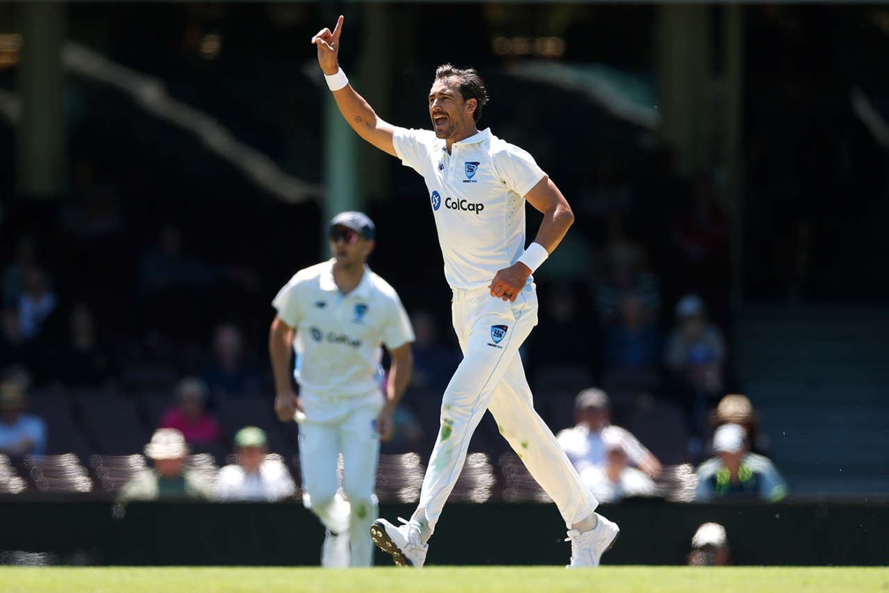 Mitchell Starc bowled a hostile spell after lunch, New South Wales vs Victoria, Sheffield Shield, SCG, November 10, 2025