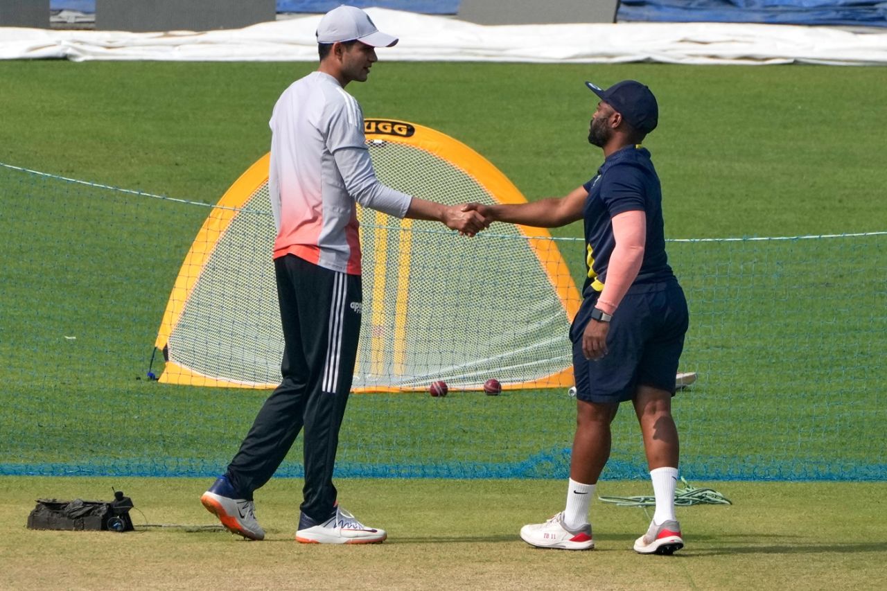 Shubman Gill and Temba Bavuma shake hands, Kolkata, November 12, 2025