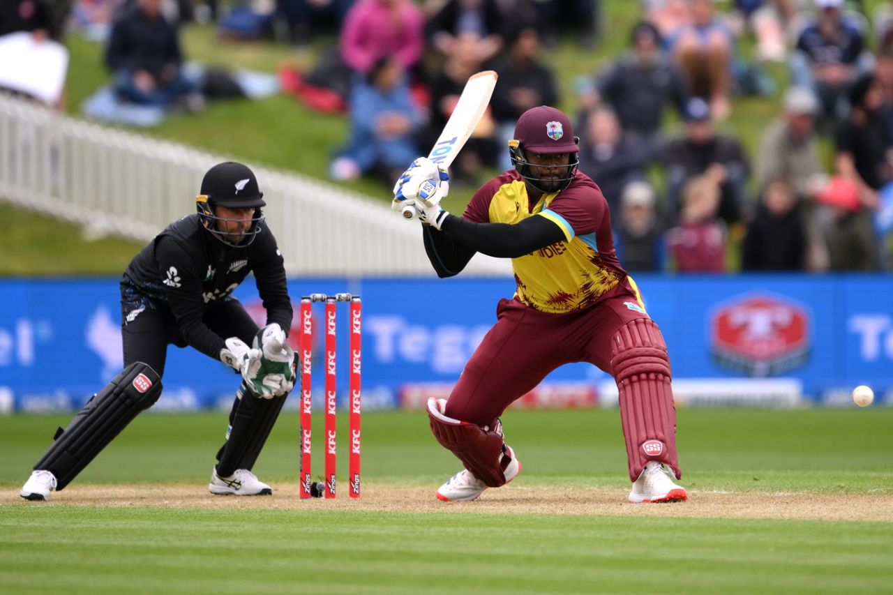 Romario Shepherd gets set to pull the ball, New Zealand vs West Indies, 5th T20I, Dunedin, November 13, 2025