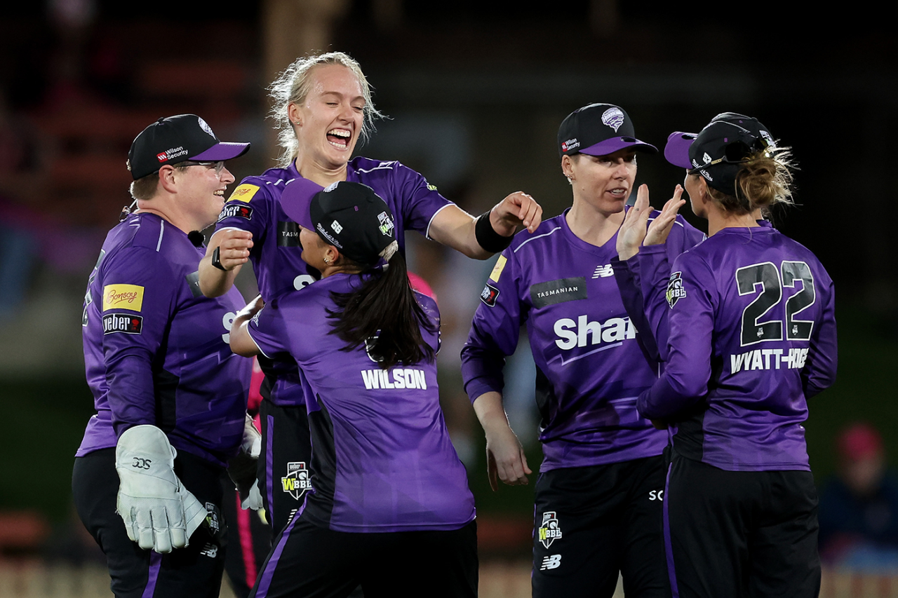 Hayley Silver-Holmes produced a game changing triple-wicket over, Sydney Sixers vs Hobart Hurricanes, WBBL, North Sydney Oval, November 13, 2025